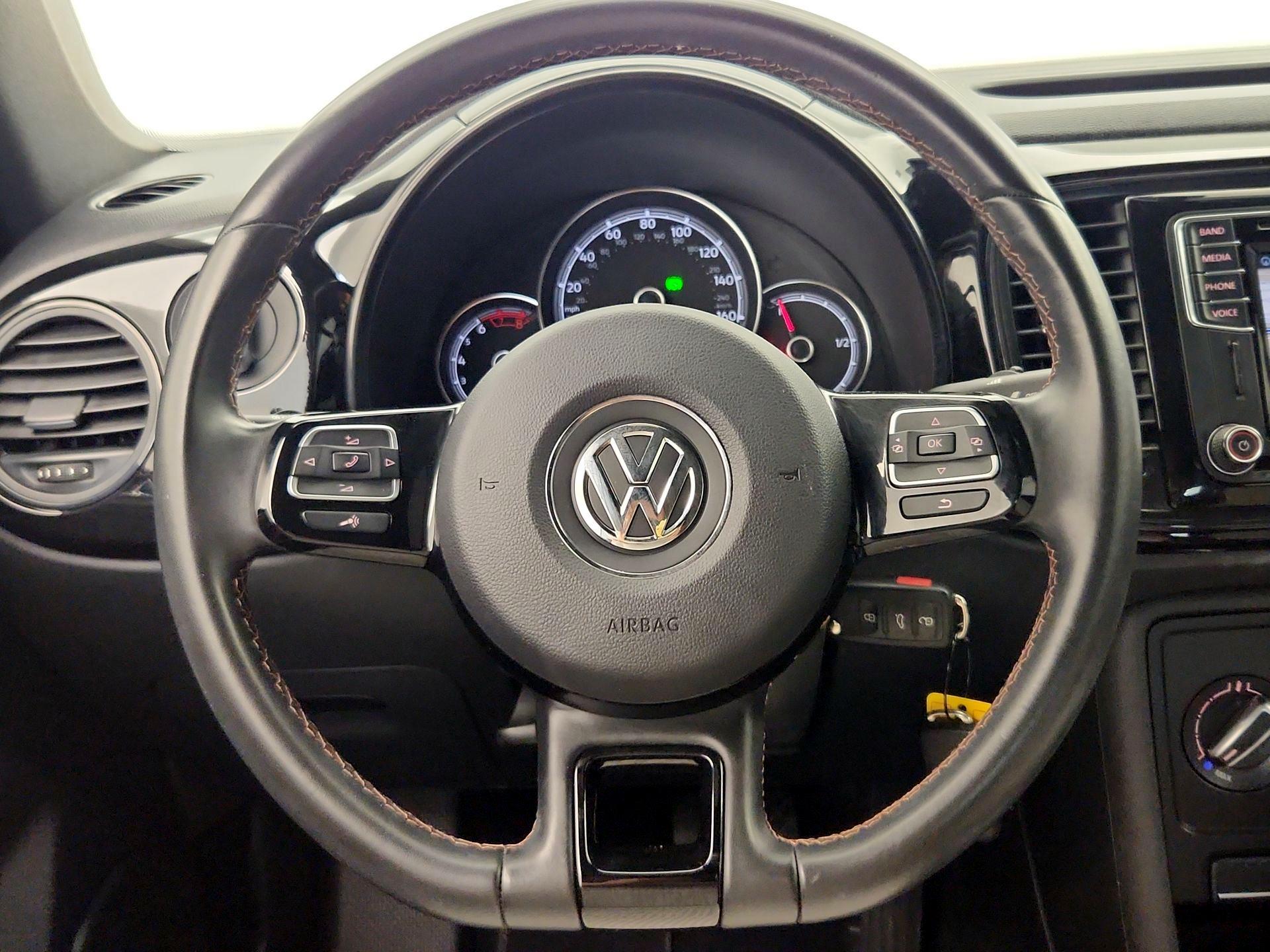 Thumbnail: 2017 Volkswagen Beetle - 10