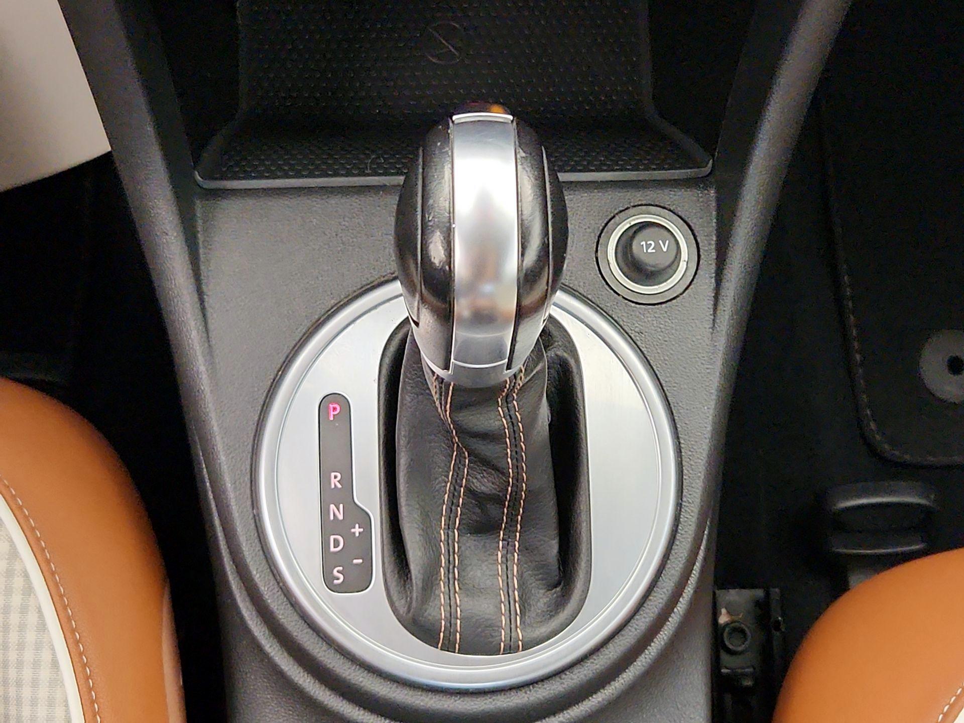 Thumbnail: 2017 Volkswagen Beetle - 17