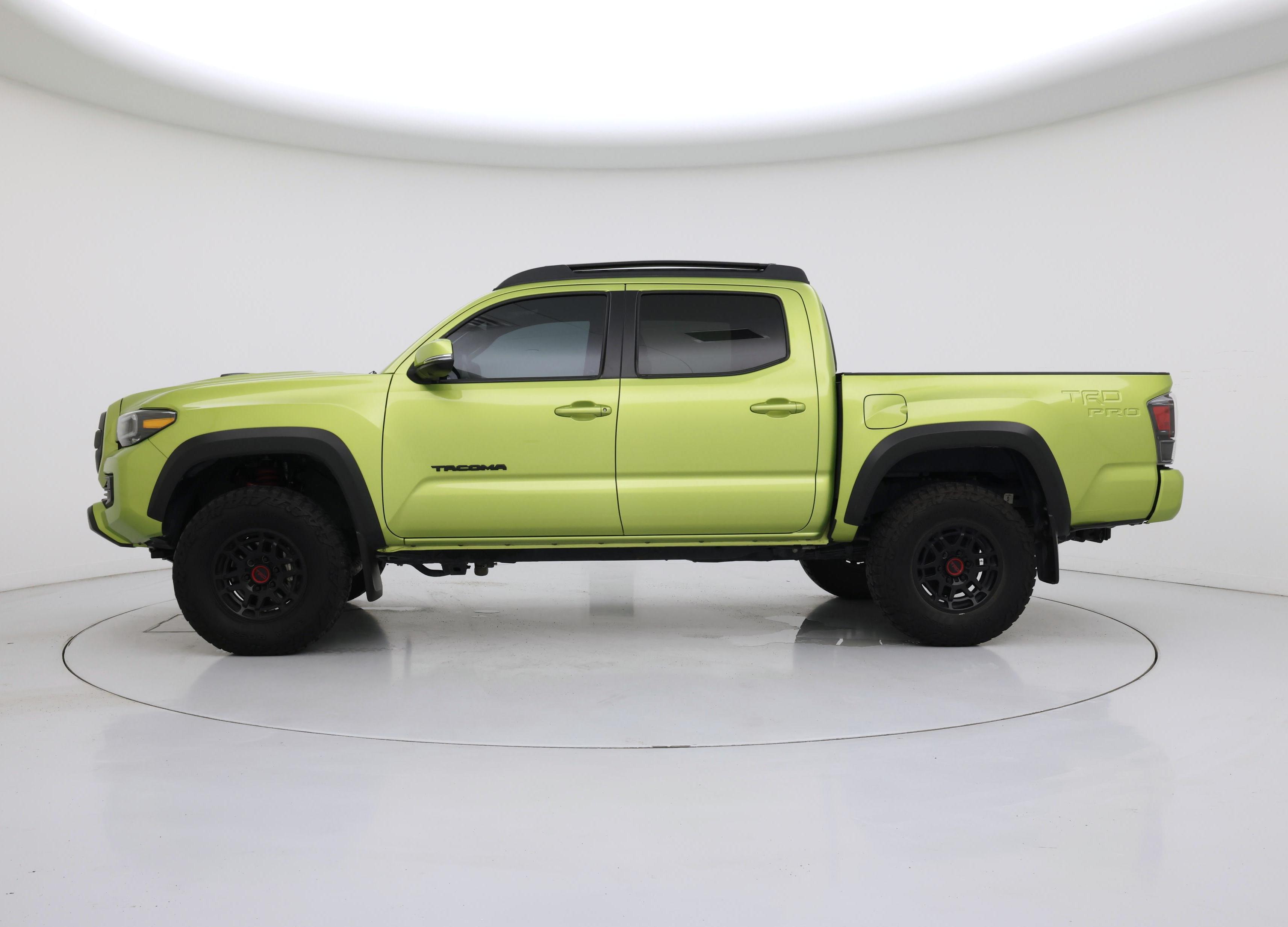 Thumbnail: 2022 Toyota Tacoma - 3