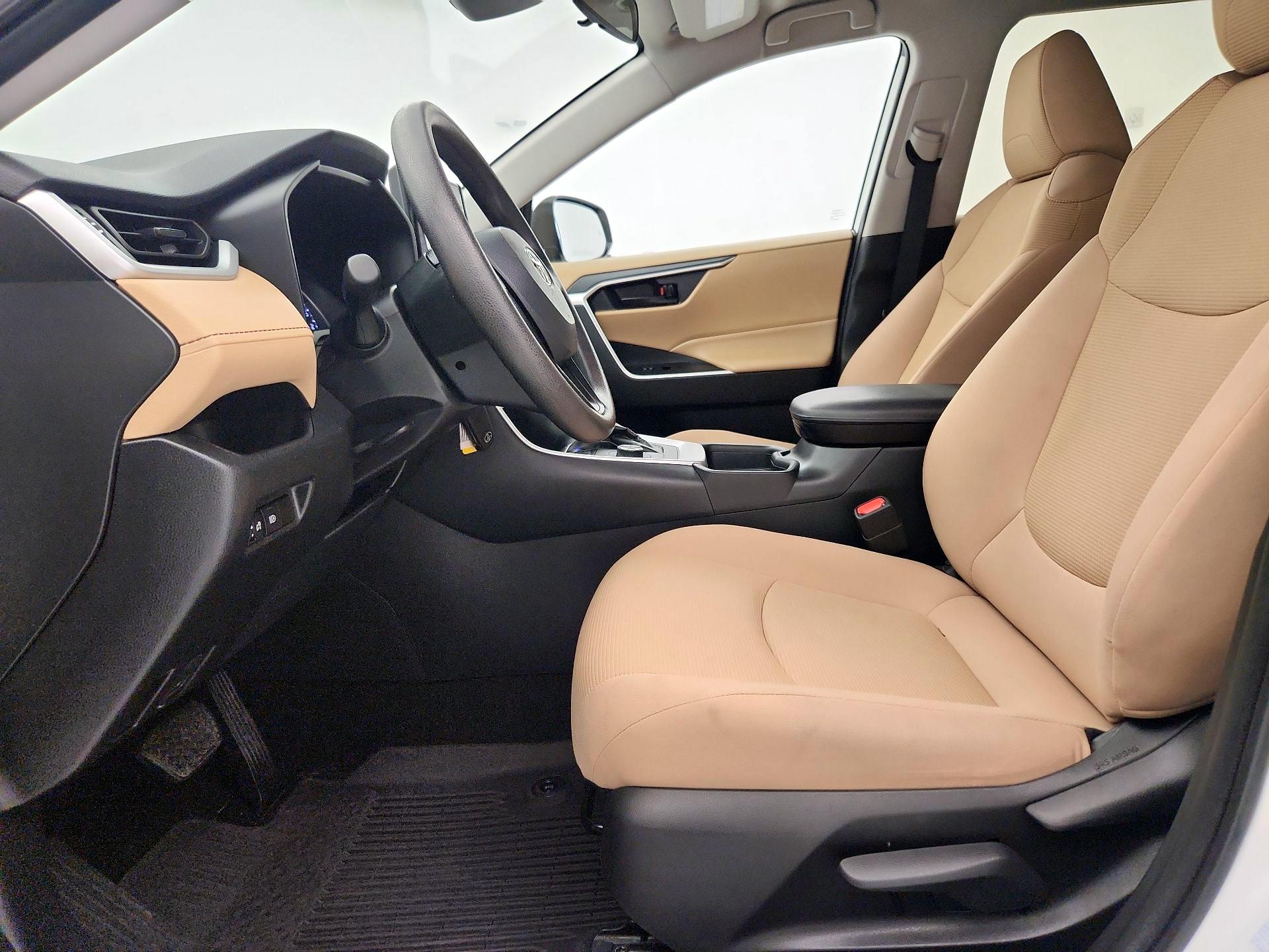 Thumbnail: 2021 Toyota RAV4 - 11