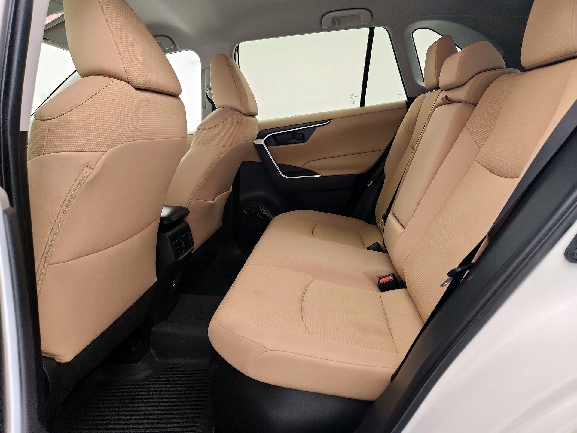 Thumbnail: 2021 Toyota RAV4 - 19
