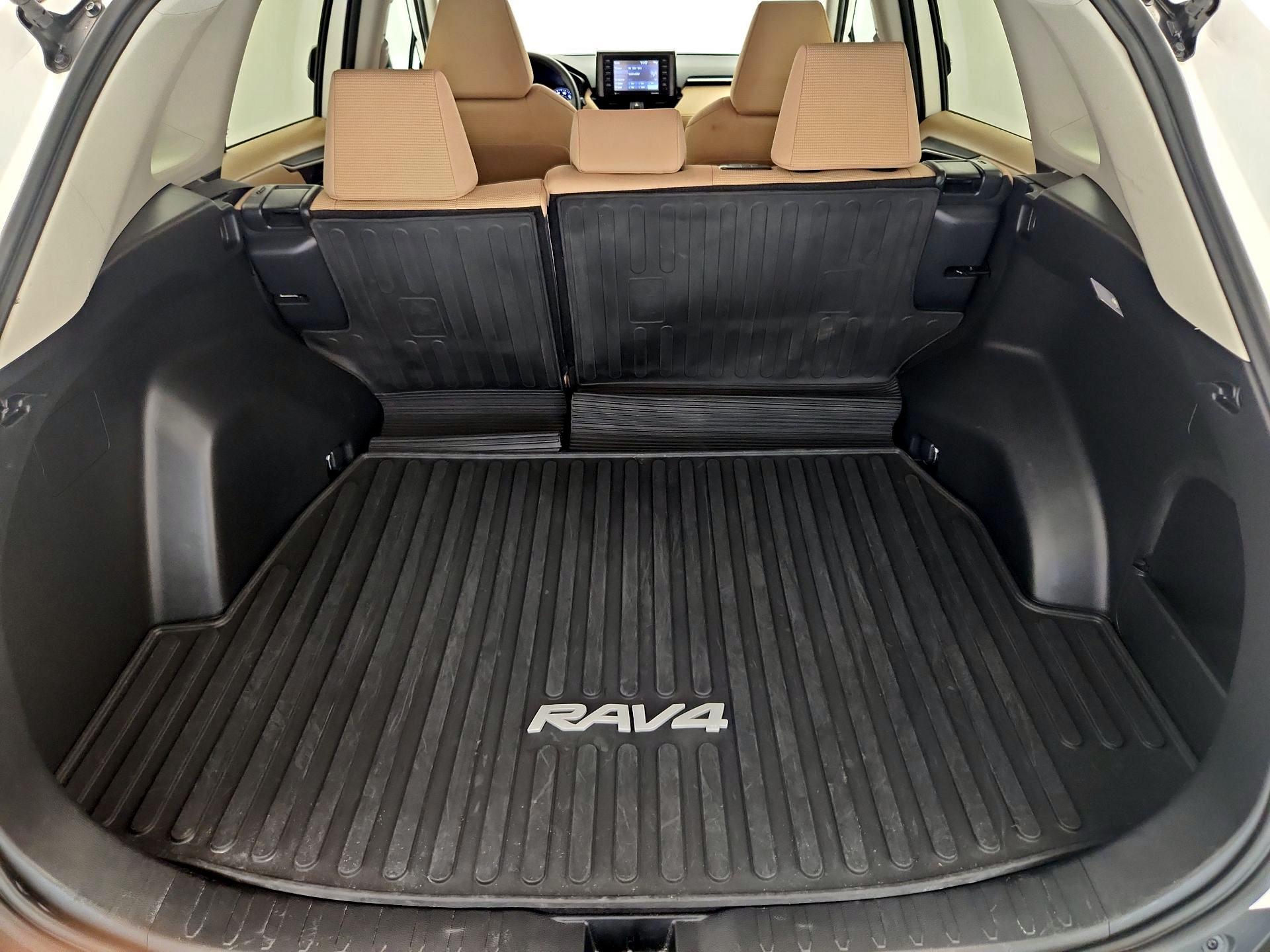 Thumbnail: 2021 Toyota RAV4 - 20