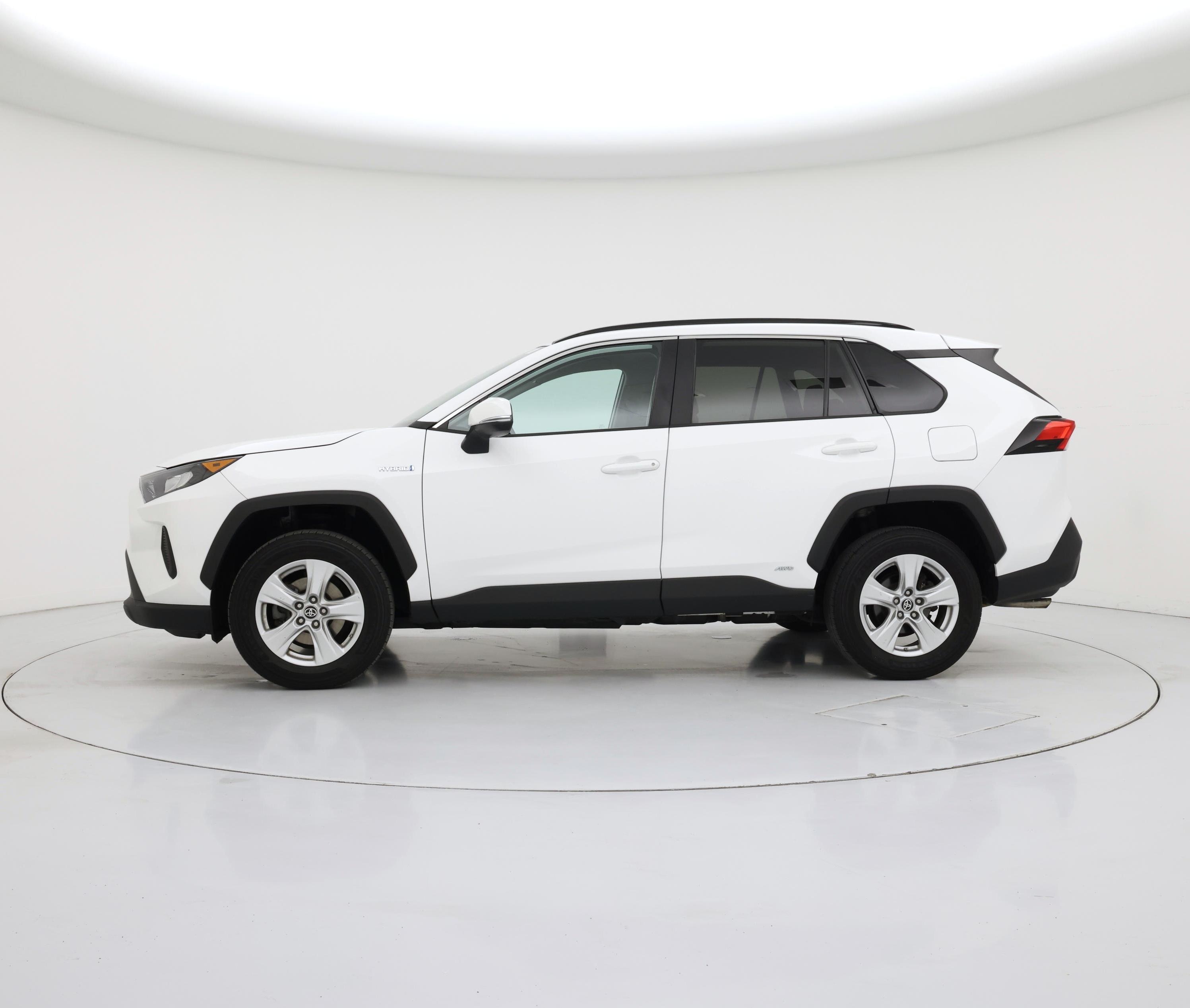 Thumbnail: 2021 Toyota RAV4 - 3