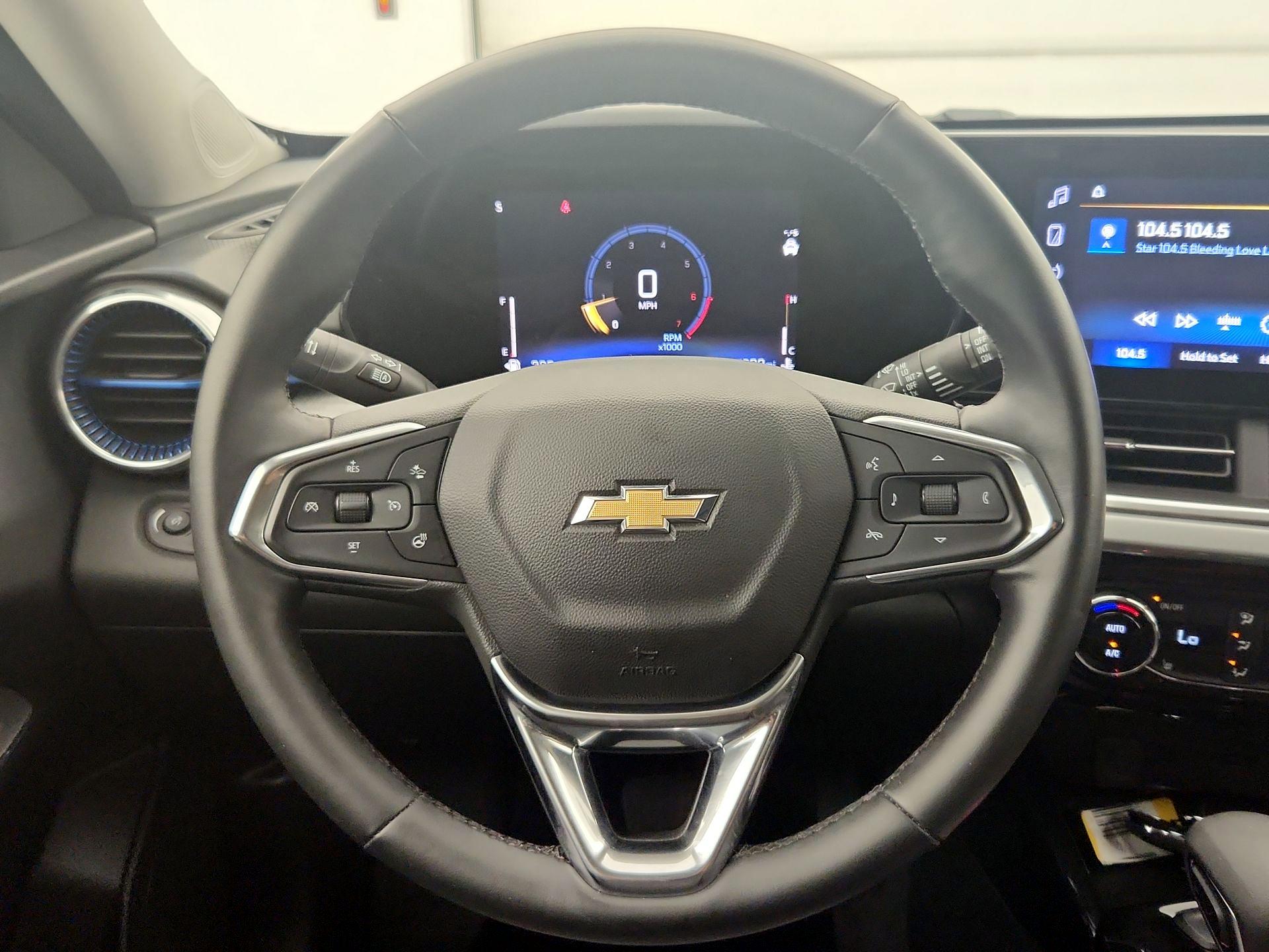 Thumbnail: 2024 Chevrolet Trax - 10