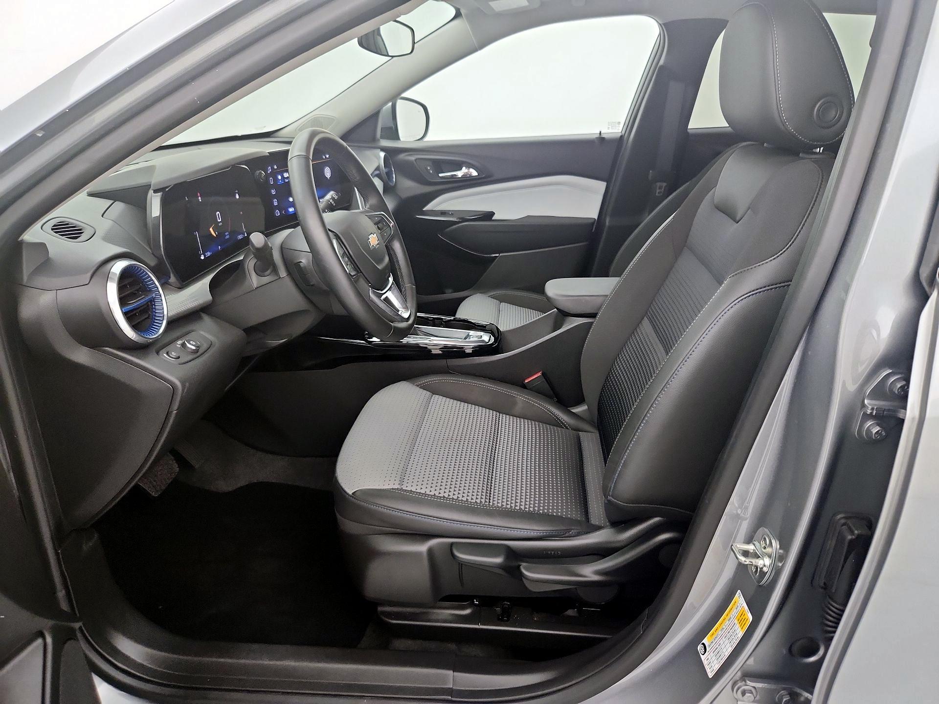 Thumbnail: 2024 Chevrolet Trax - 11