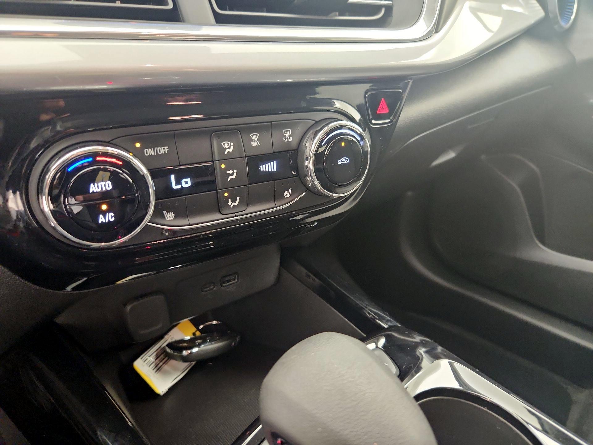 Thumbnail: 2024 Chevrolet Trax - 16