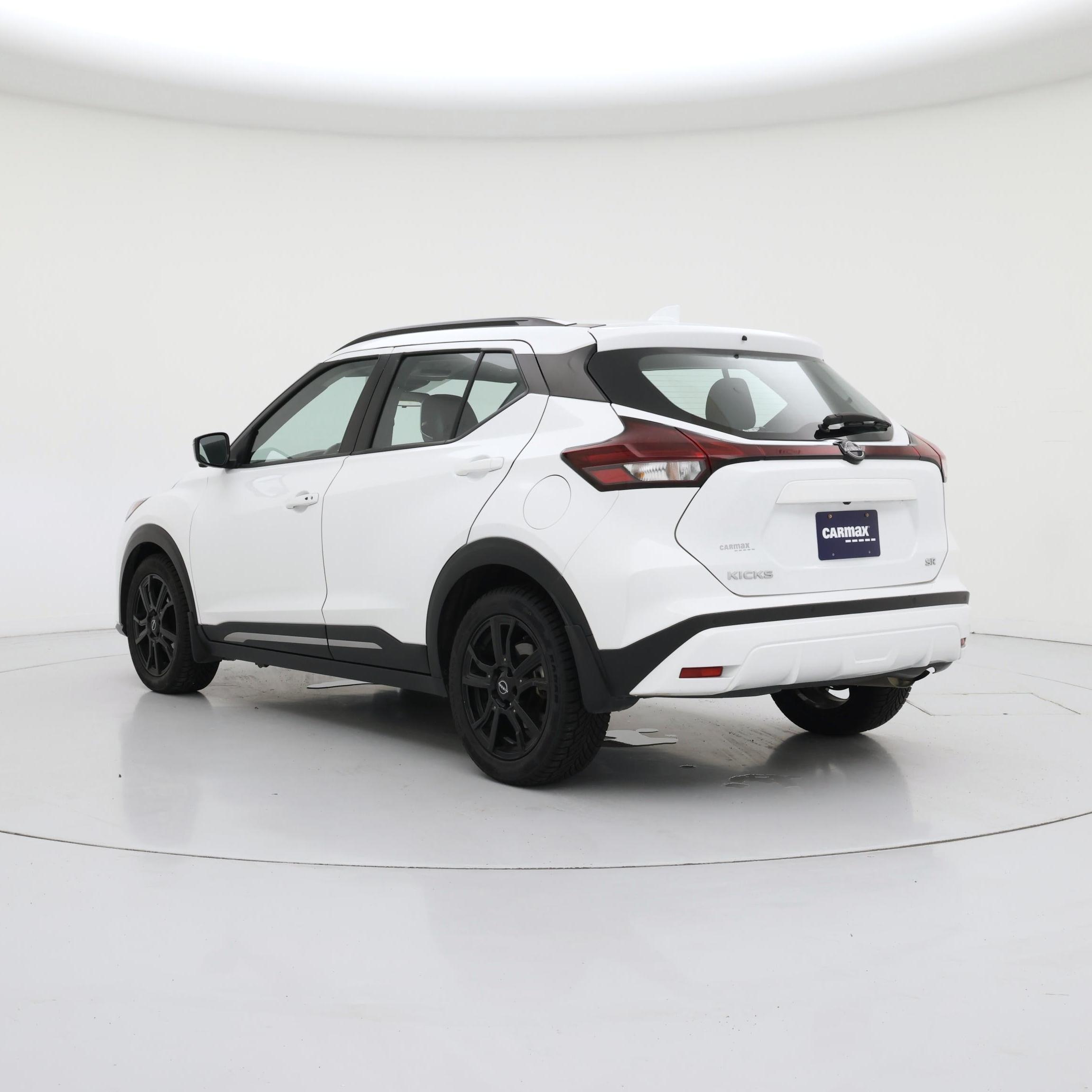Thumbnail: 2023 Nissan Kicks - 2
