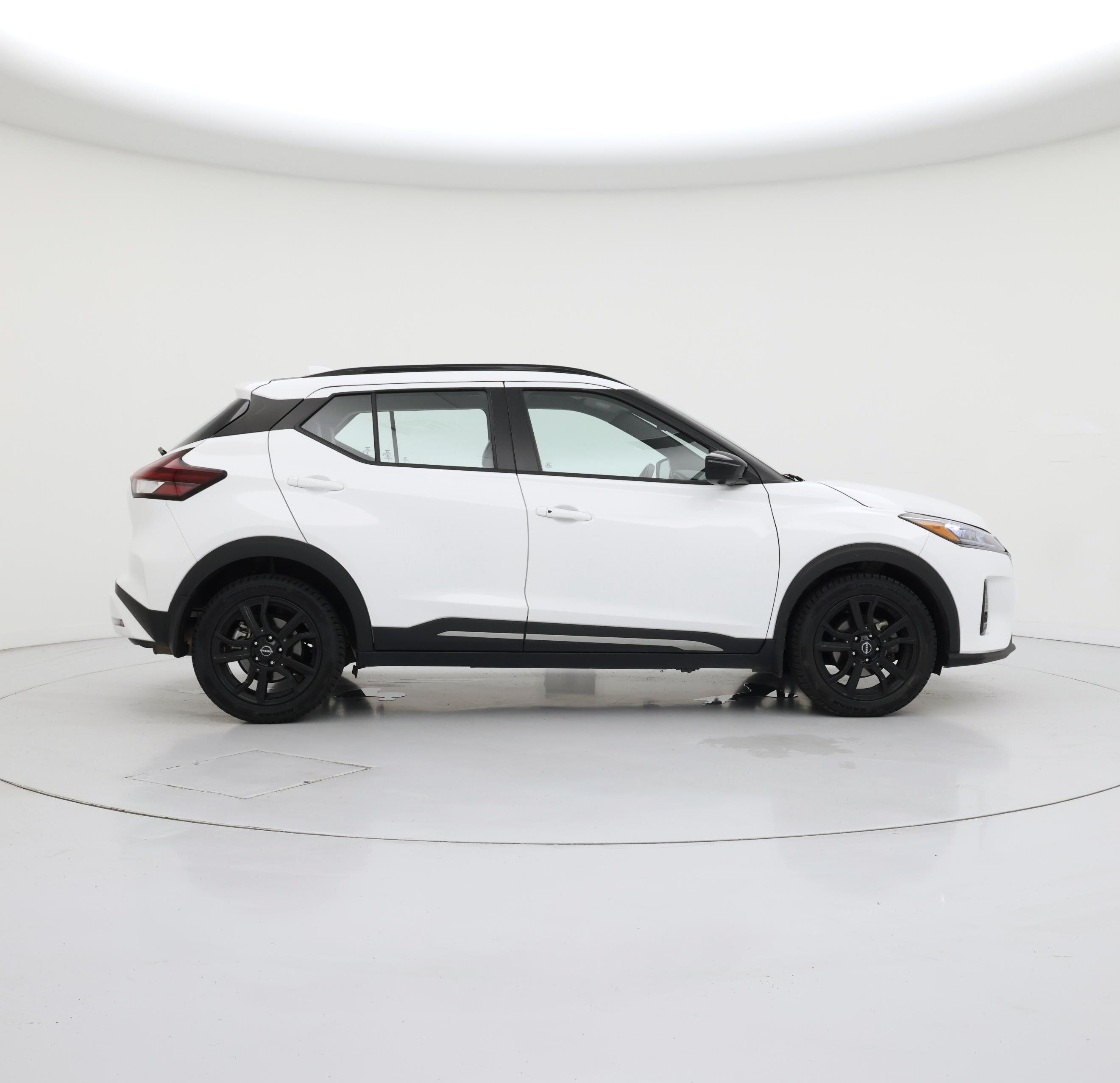 Thumbnail: 2023 Nissan Kicks - 7