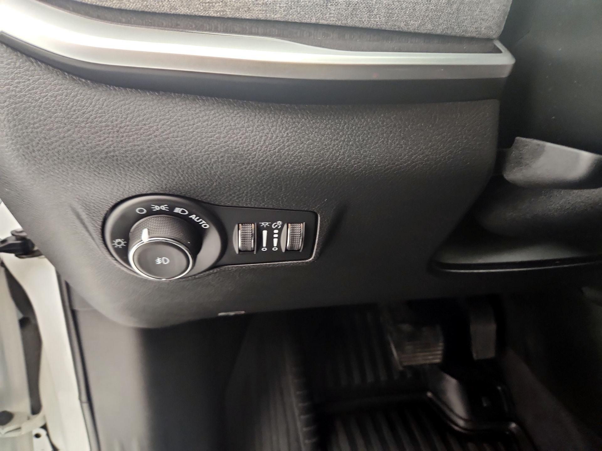 Thumbnail: 2023 Jeep Compass - 13