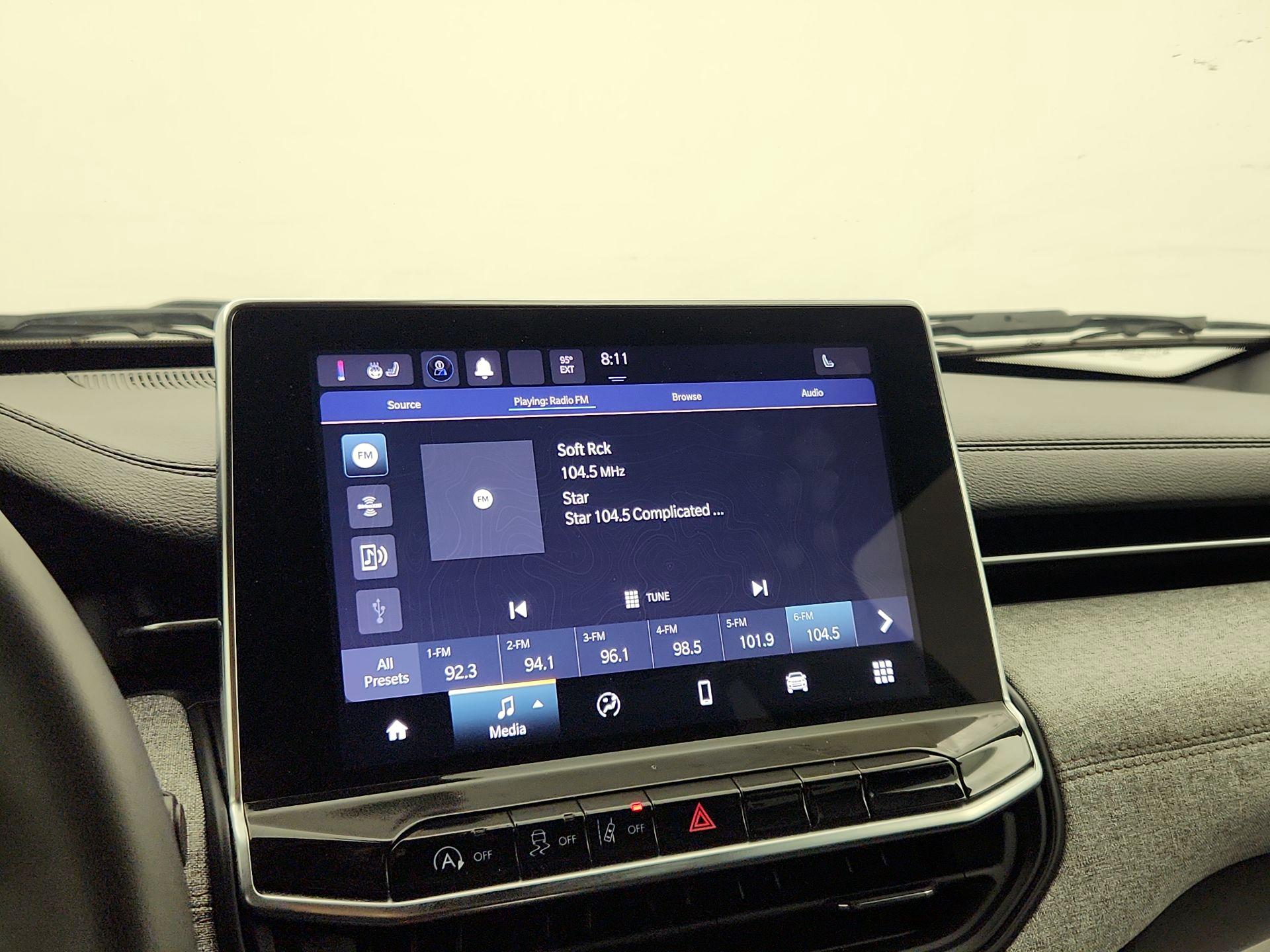 Thumbnail: 2023 Jeep Compass - 15