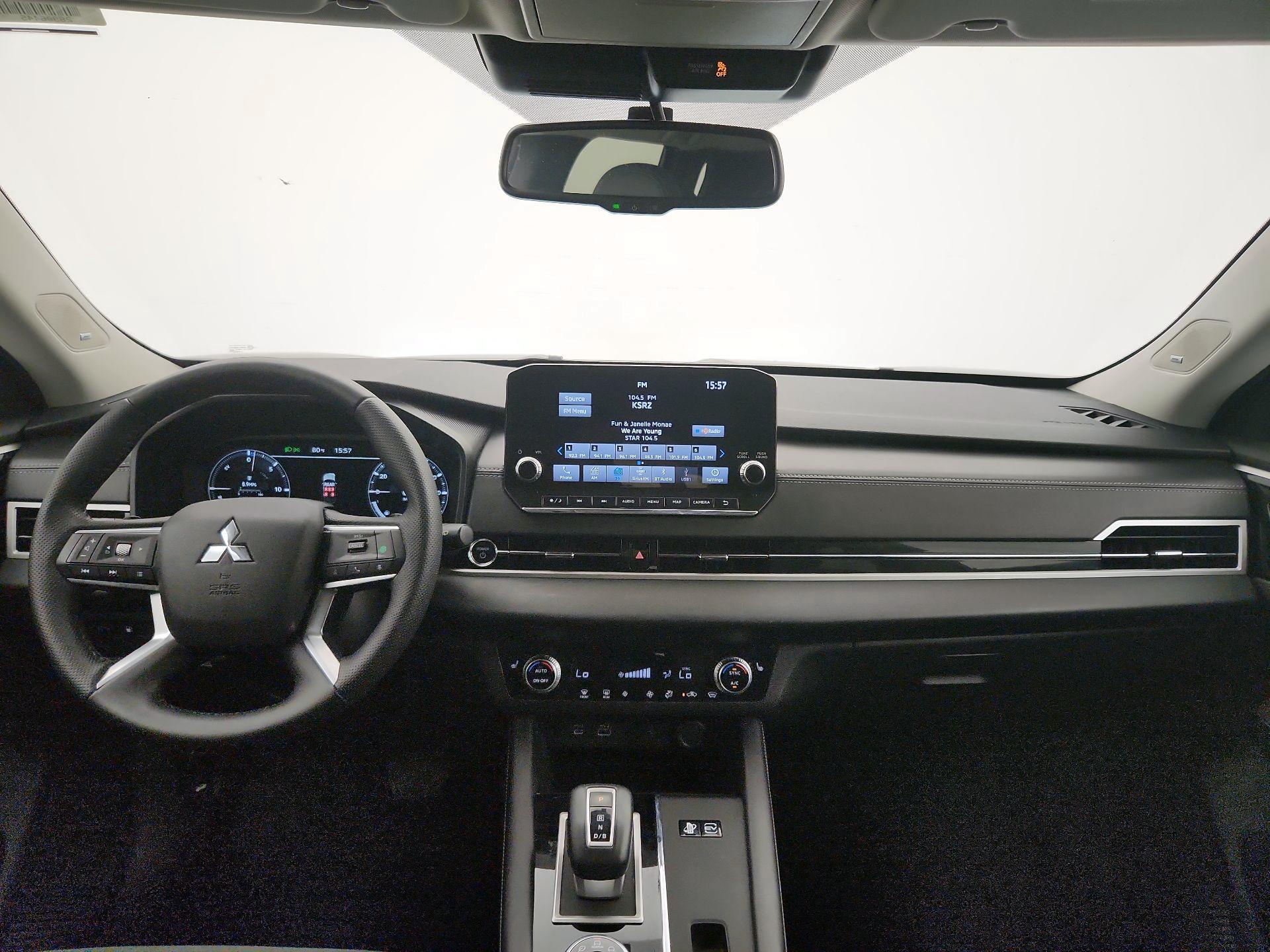 Thumbnail: 2024 Mitsubishi Outlander - 9