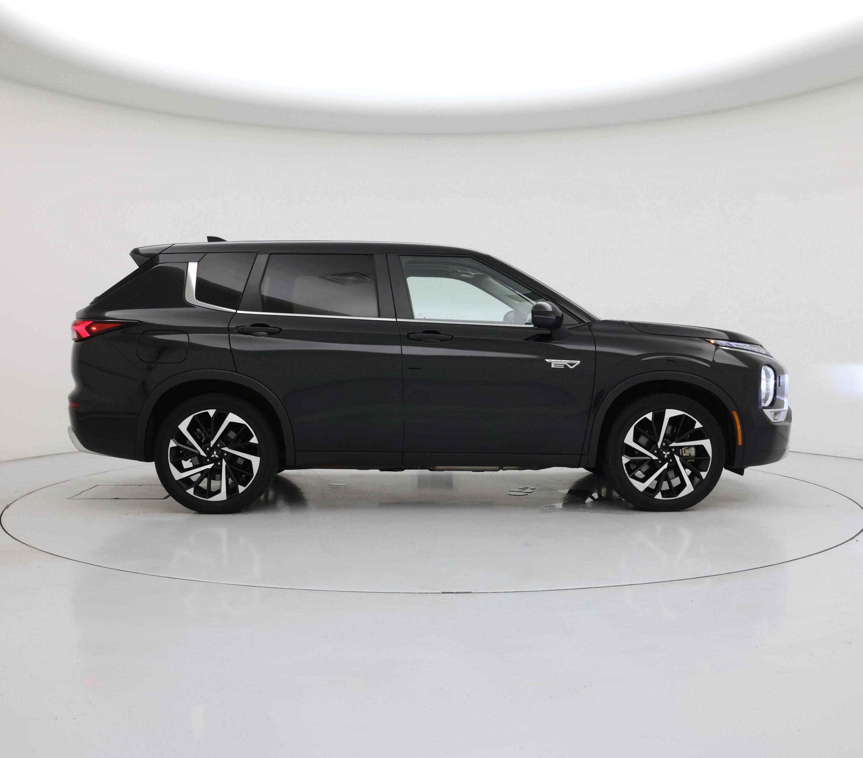 Thumbnail: 2024 Mitsubishi Outlander - 7