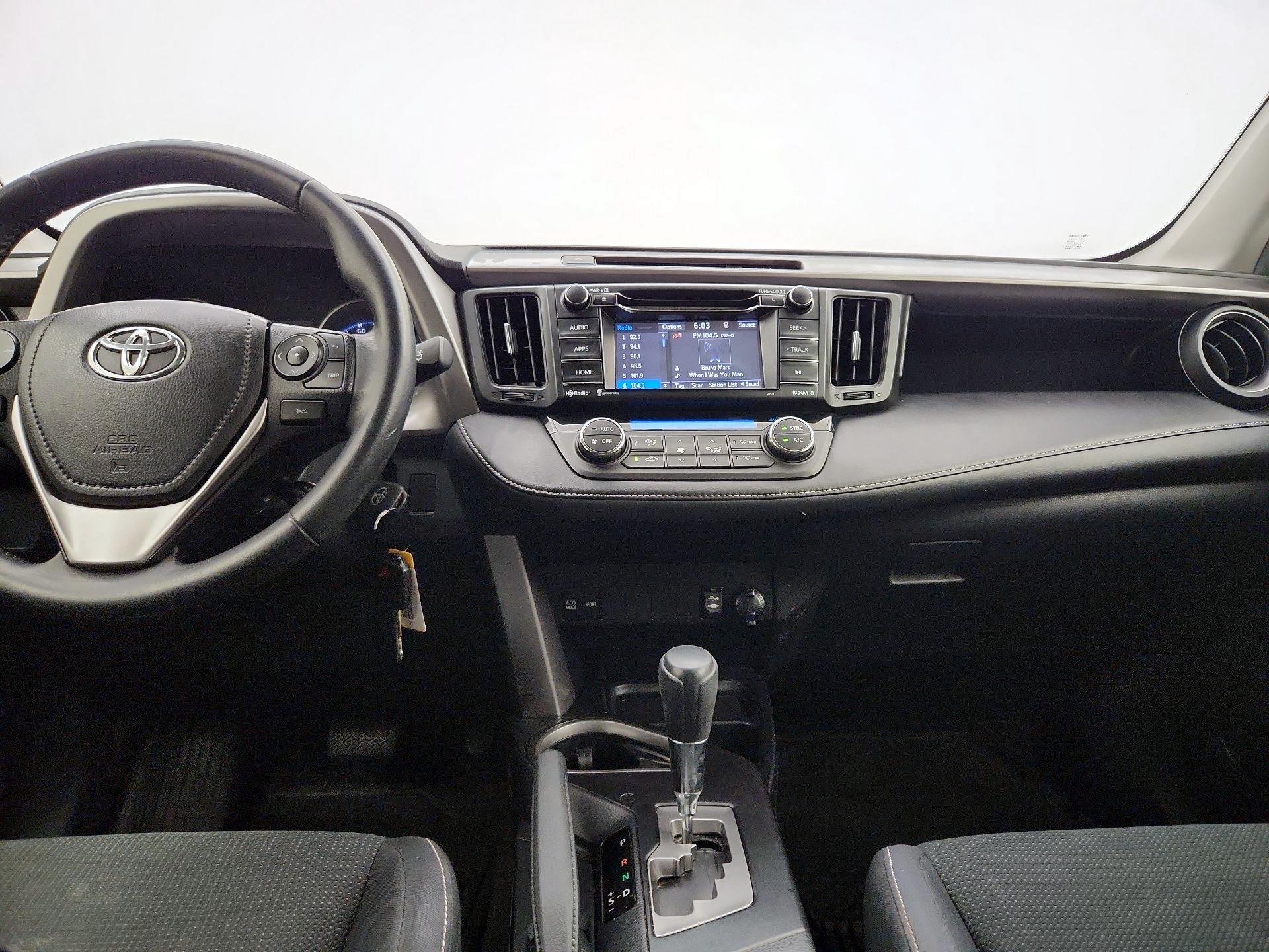 Thumbnail: 2017 Toyota RAV4 - 9