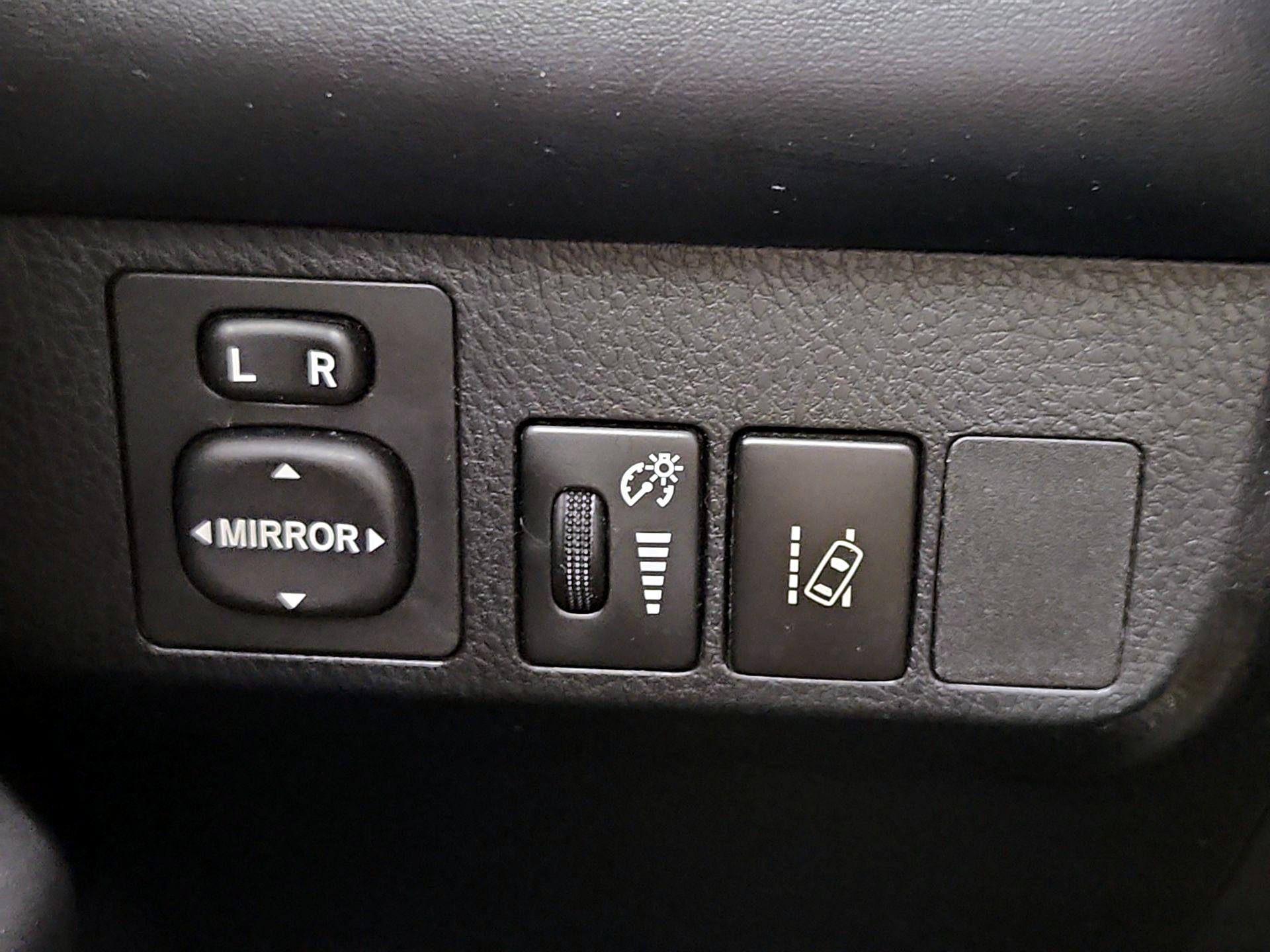 Thumbnail: 2017 Toyota RAV4 - 13