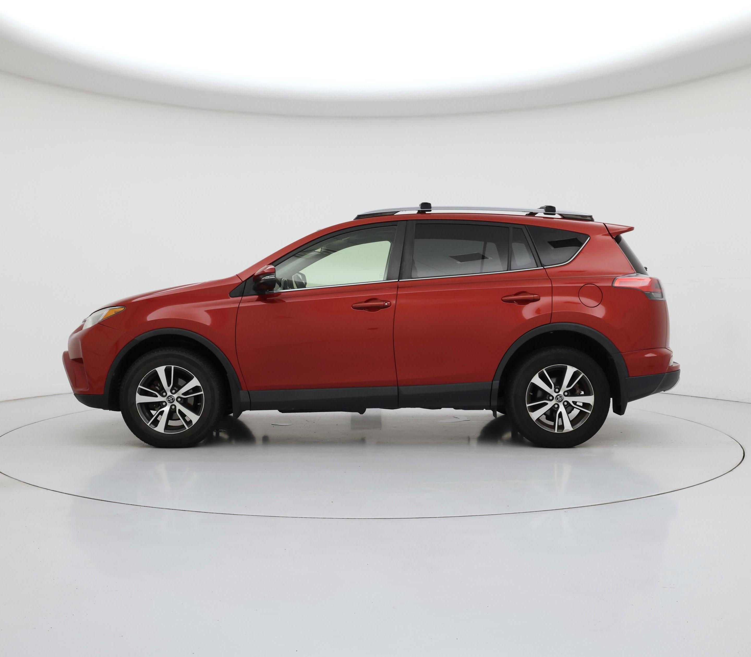 Thumbnail: 2017 Toyota RAV4 - 3