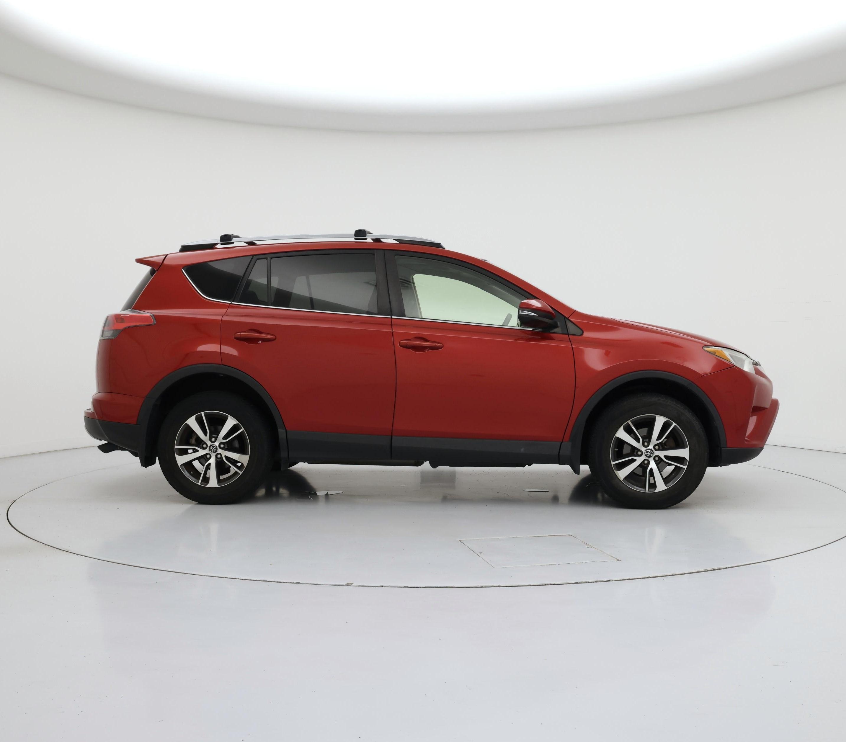 Thumbnail: 2017 Toyota RAV4 - 7