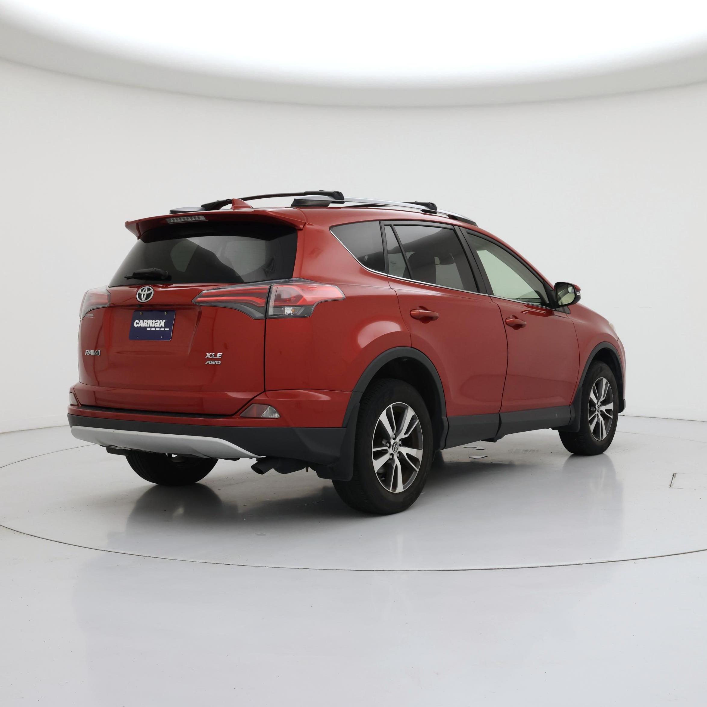 Thumbnail: 2017 Toyota RAV4 - 8