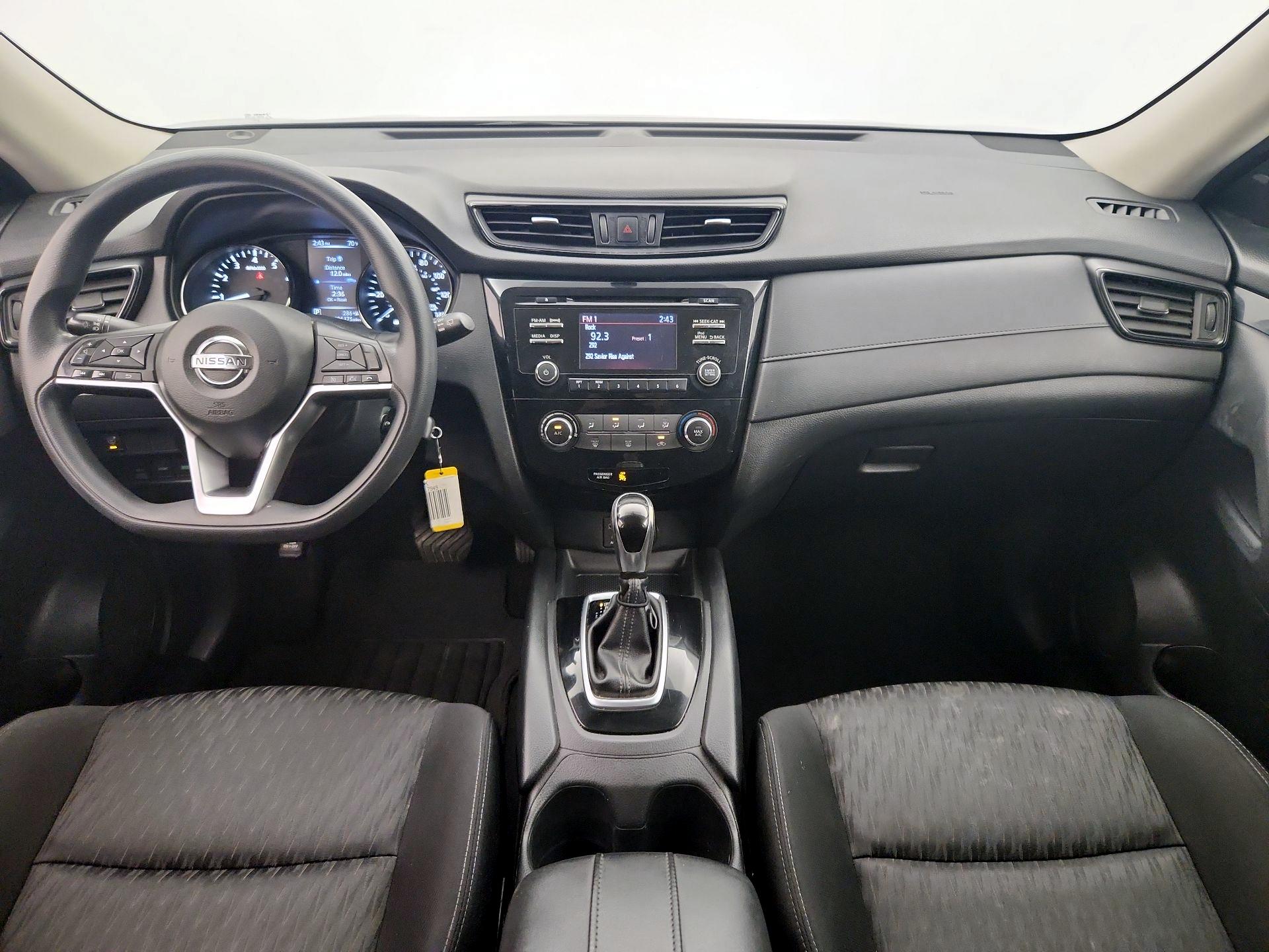 Thumbnail: 2017 Nissan Rogue - 9