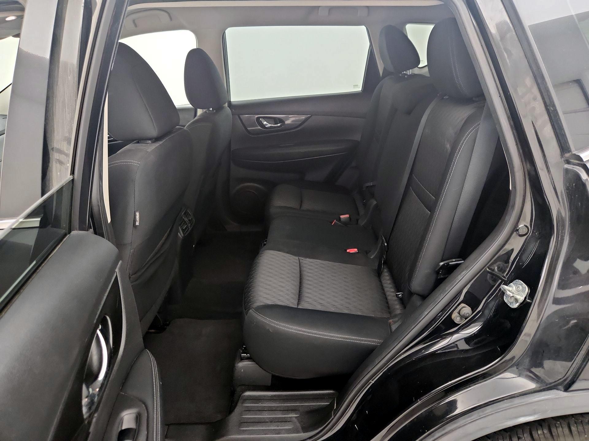 Thumbnail: 2017 Nissan Rogue - 19