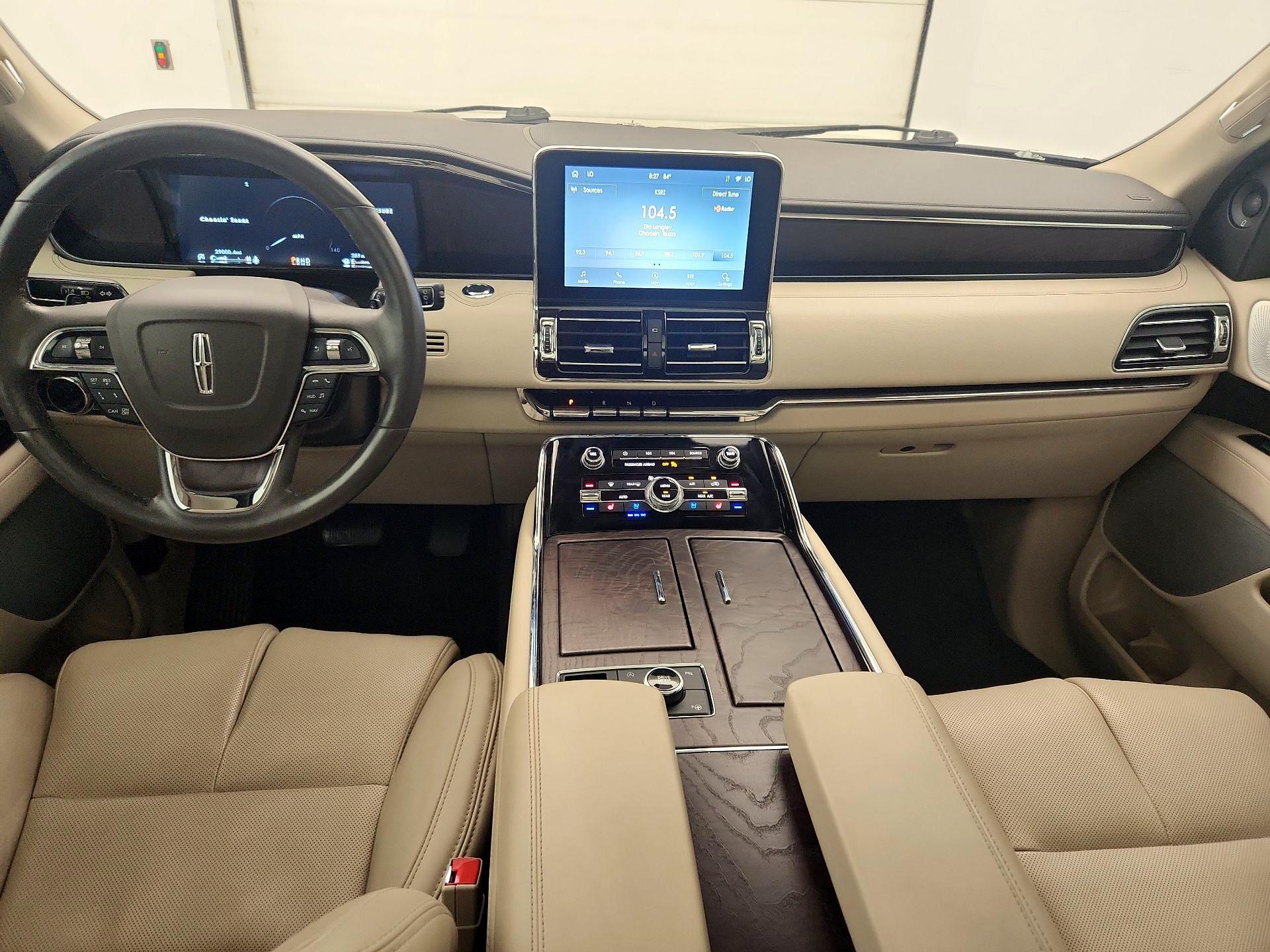 Thumbnail: 2021 Lincoln Navigator - 9