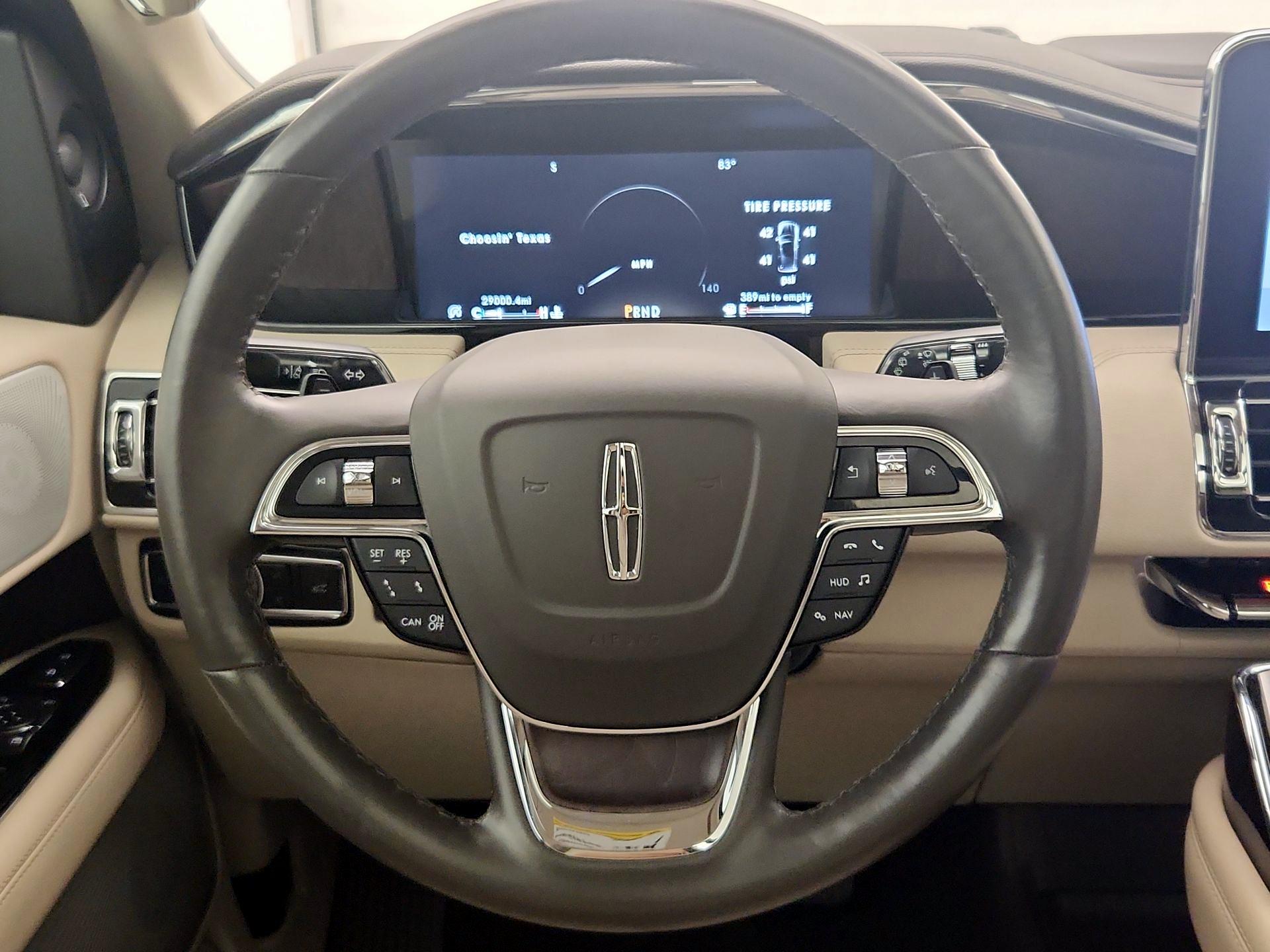 Thumbnail: 2021 Lincoln Navigator - 10