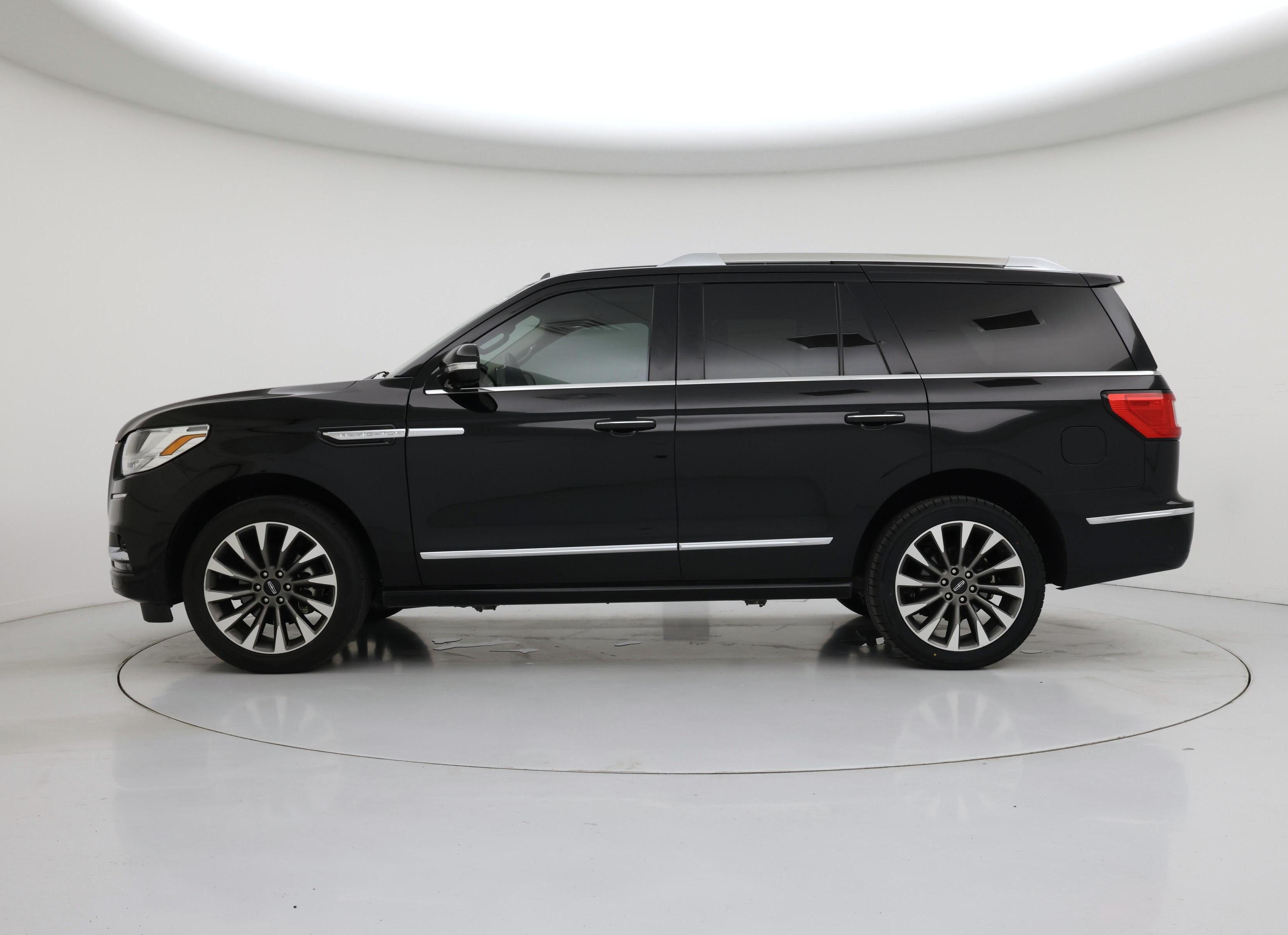 Thumbnail: 2021 Lincoln Navigator - 3