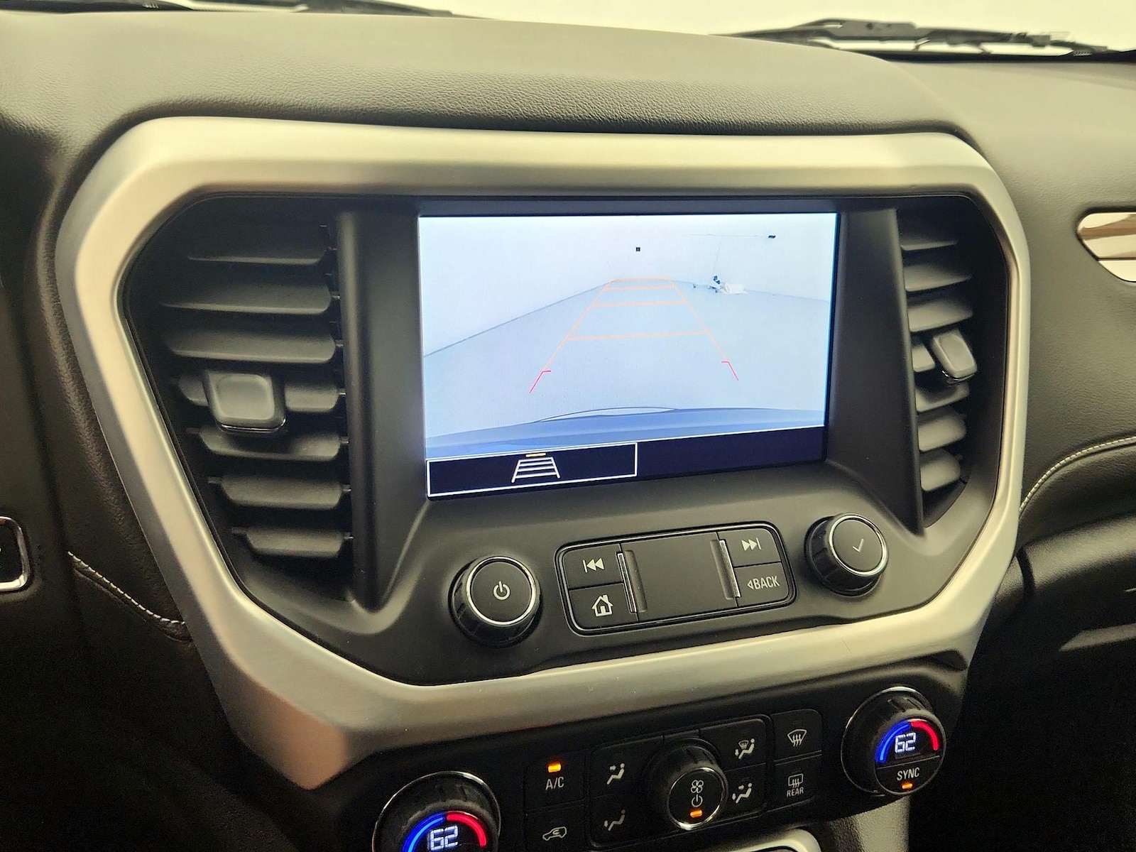 2022 GMC Acadia SLE - Photo 15