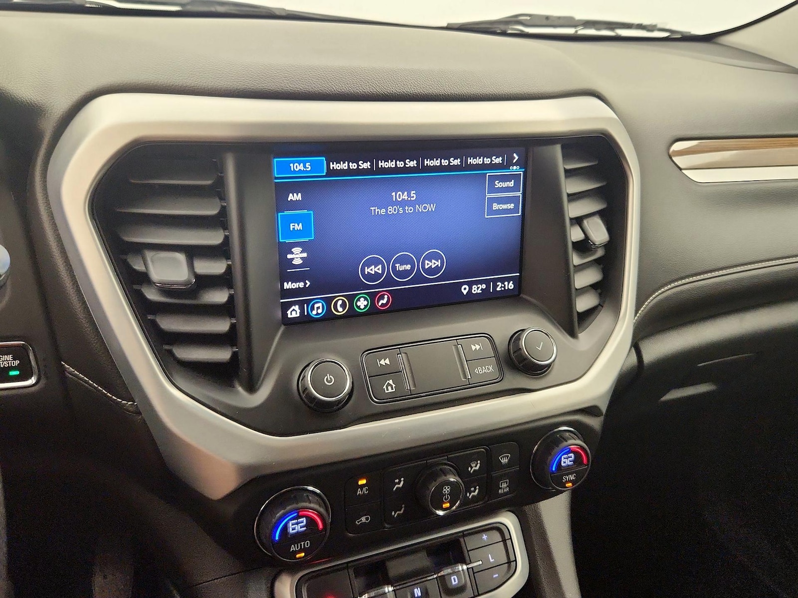 2022 GMC Acadia SLE - Photo 16