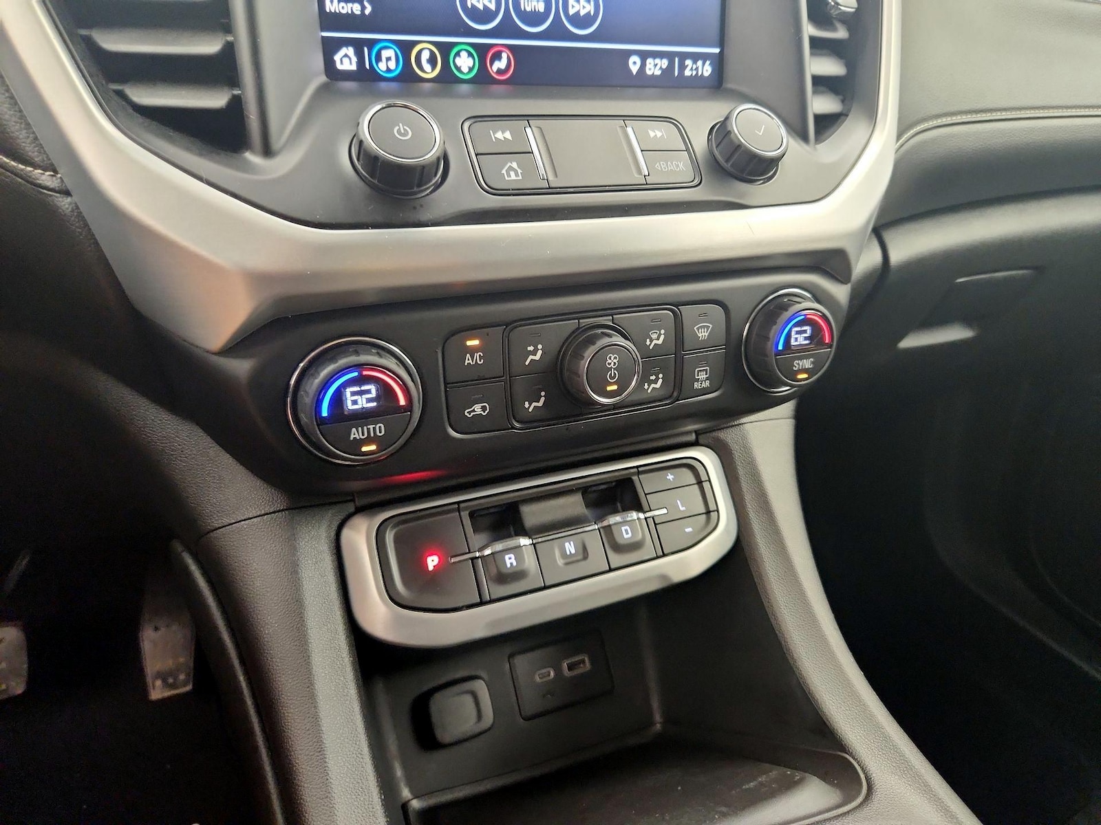 2022 GMC Acadia SLE - Photo 17