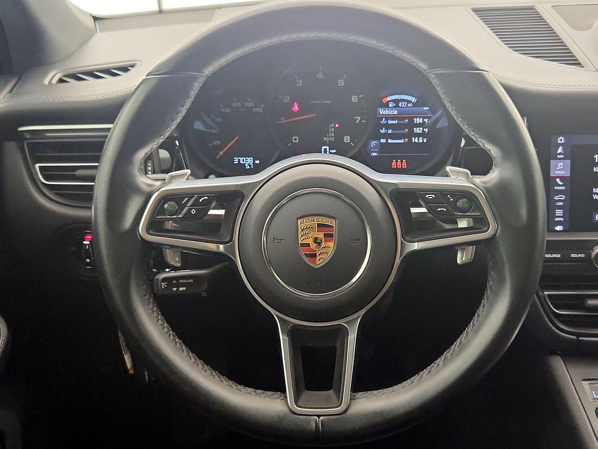 Thumbnail: 2021 Porsche Macan - 10