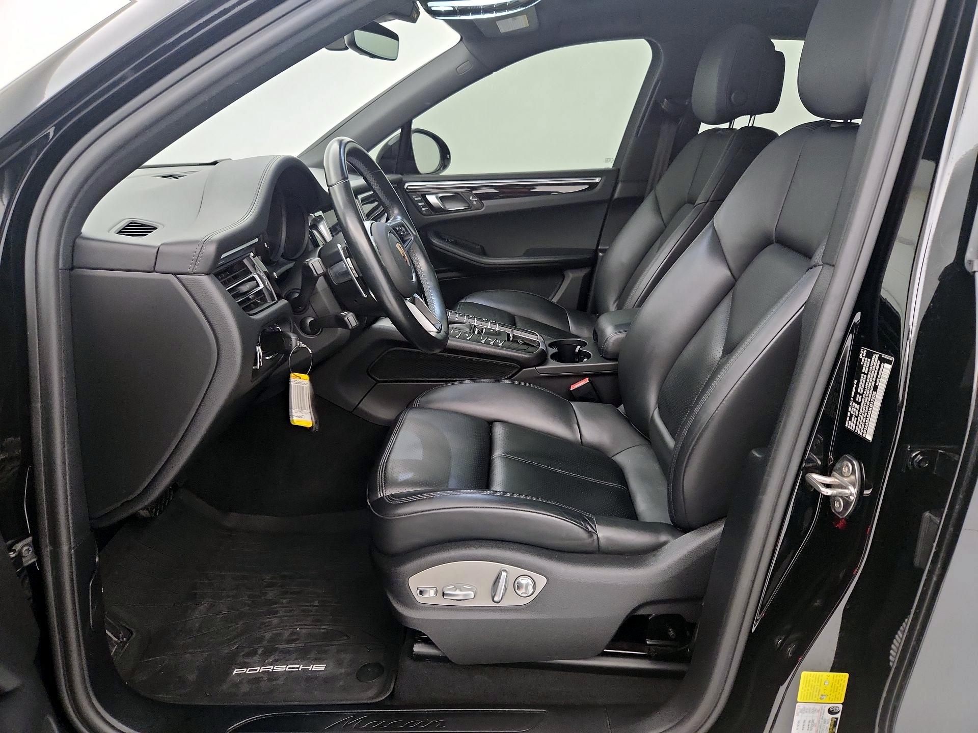 Thumbnail: 2021 Porsche Macan - 11