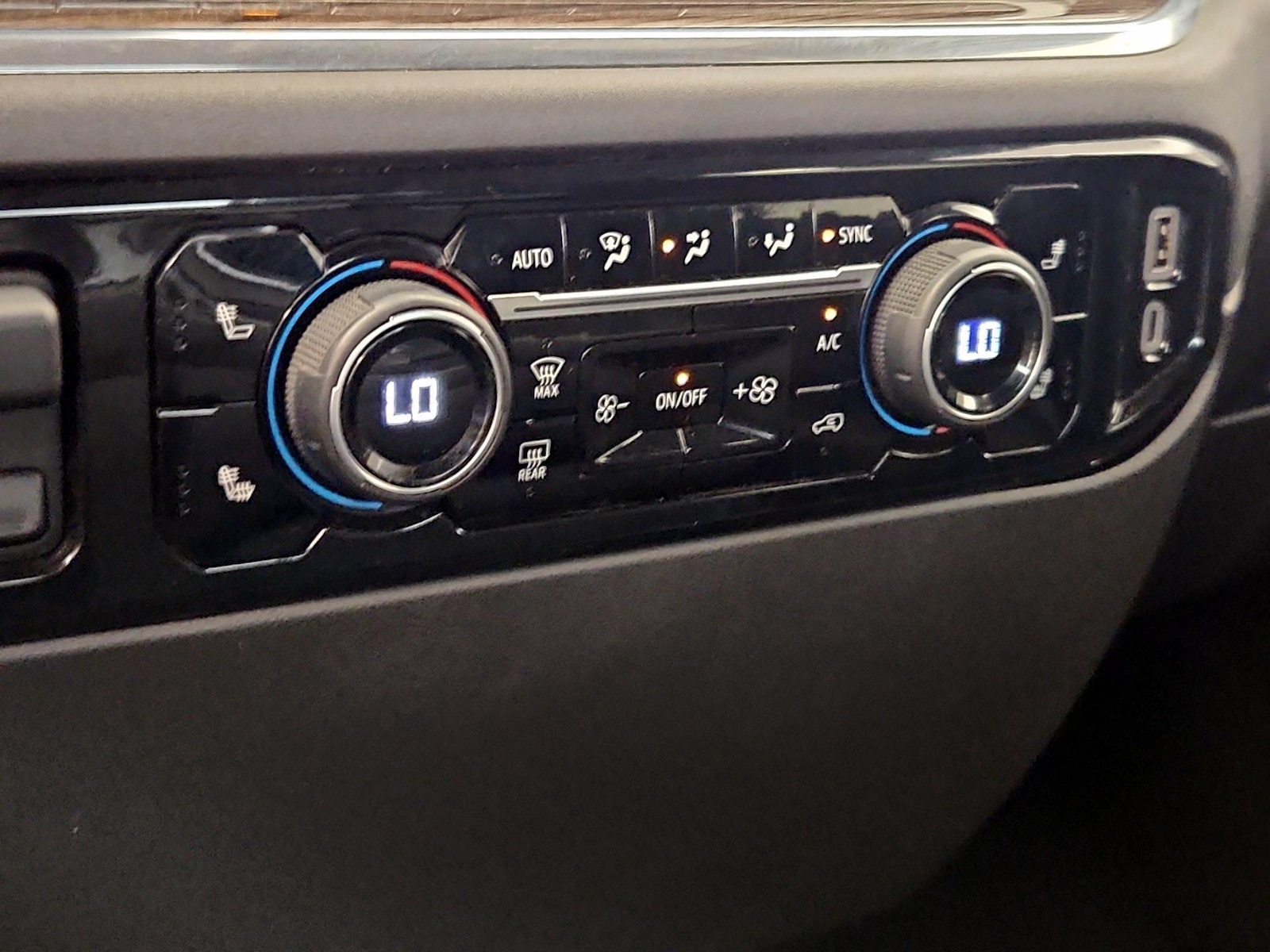 2023 Chevrolet Silverado 1500 LT Trail Boss - Photo 18