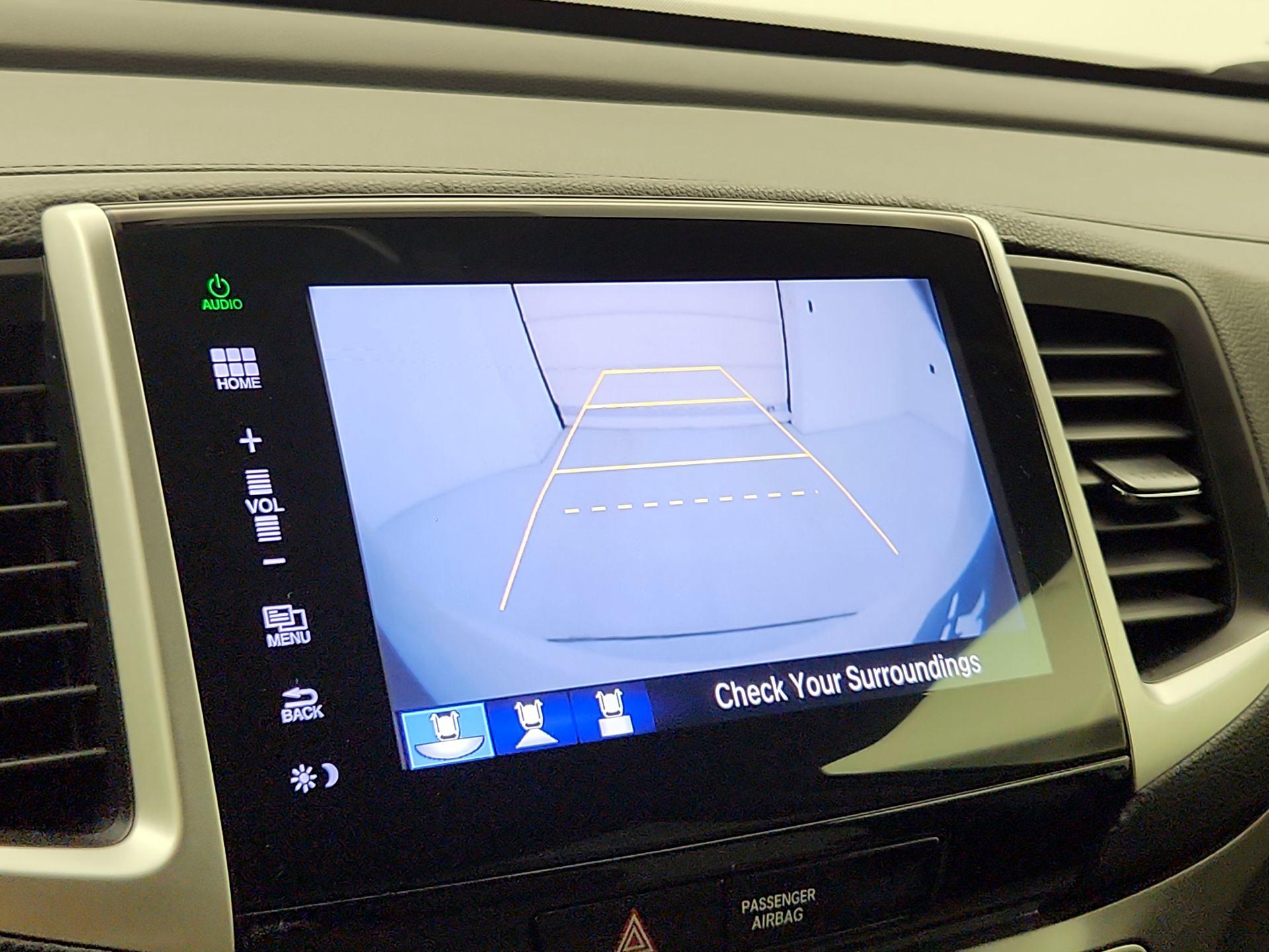 Thumbnail: 2017 Honda Pilot - 14