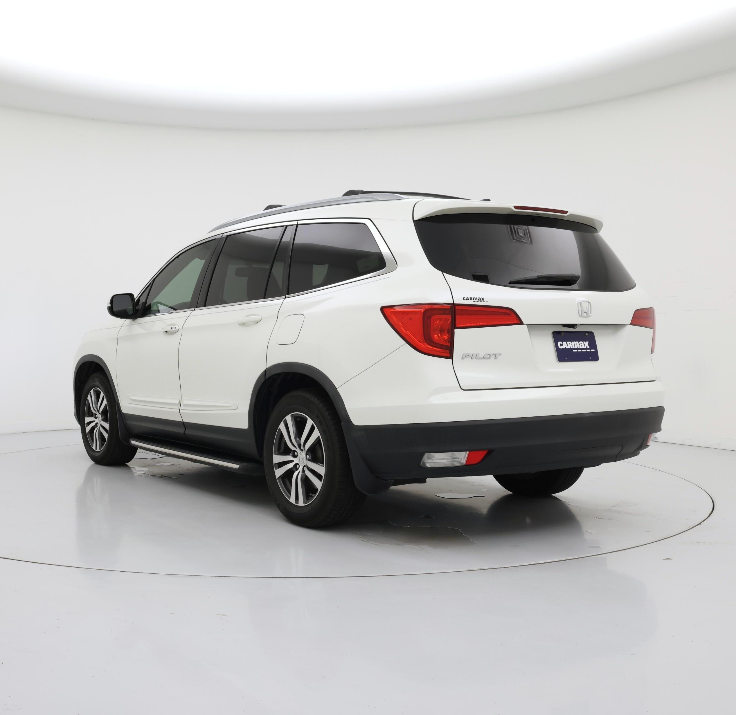 Thumbnail: 2017 Honda Pilot - 2