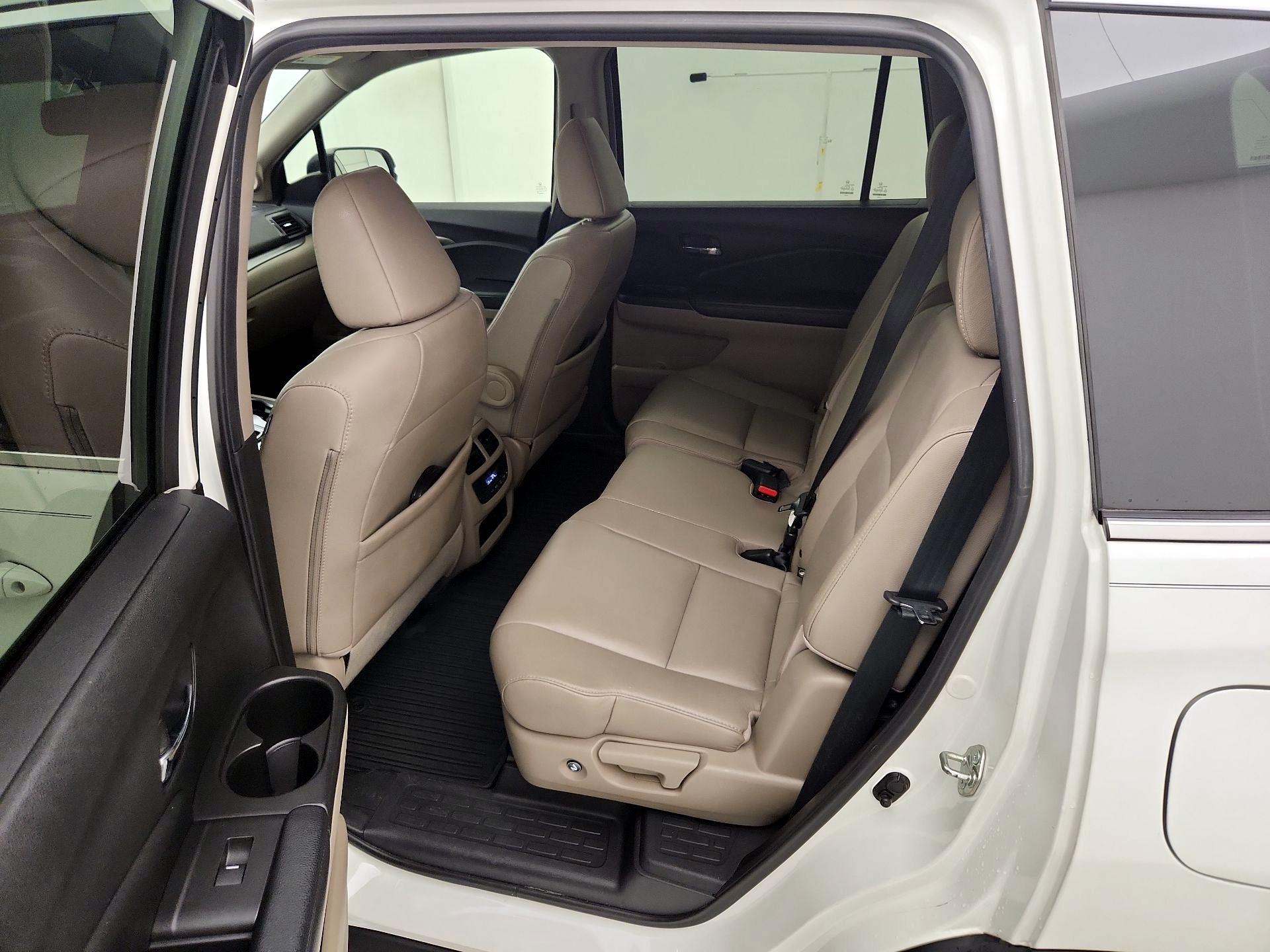 Thumbnail: 2017 Honda Pilot - 20