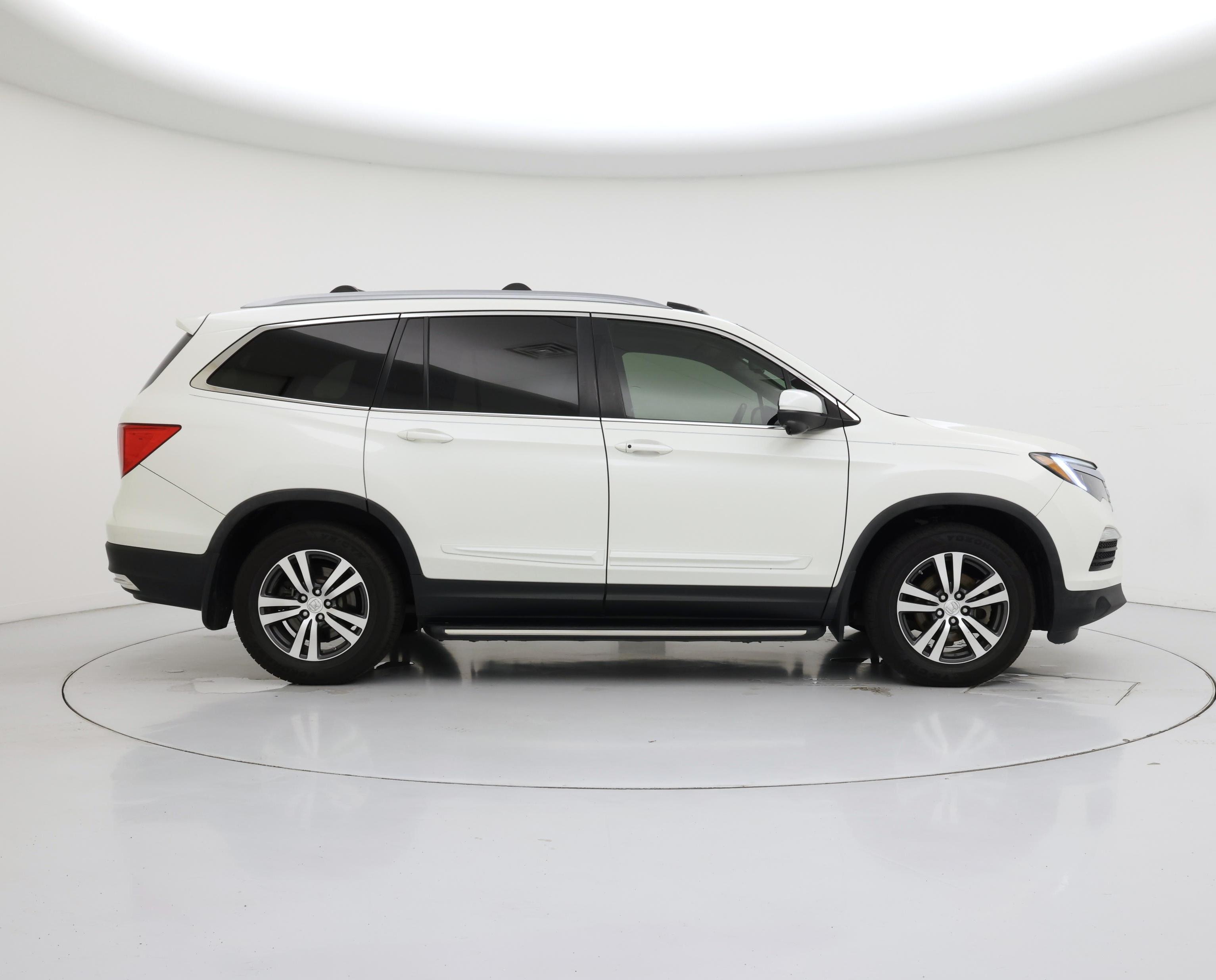 Thumbnail: 2017 Honda Pilot - 7