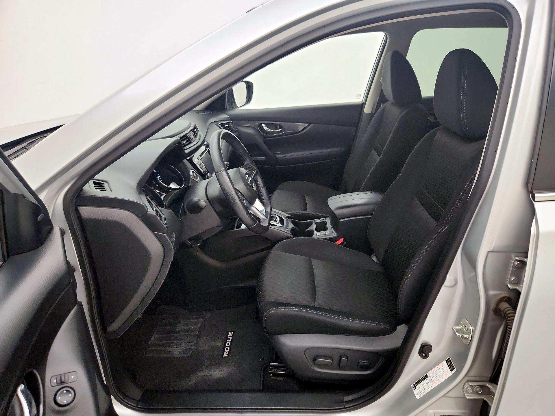 Thumbnail: 2019 Nissan Rogue - 11