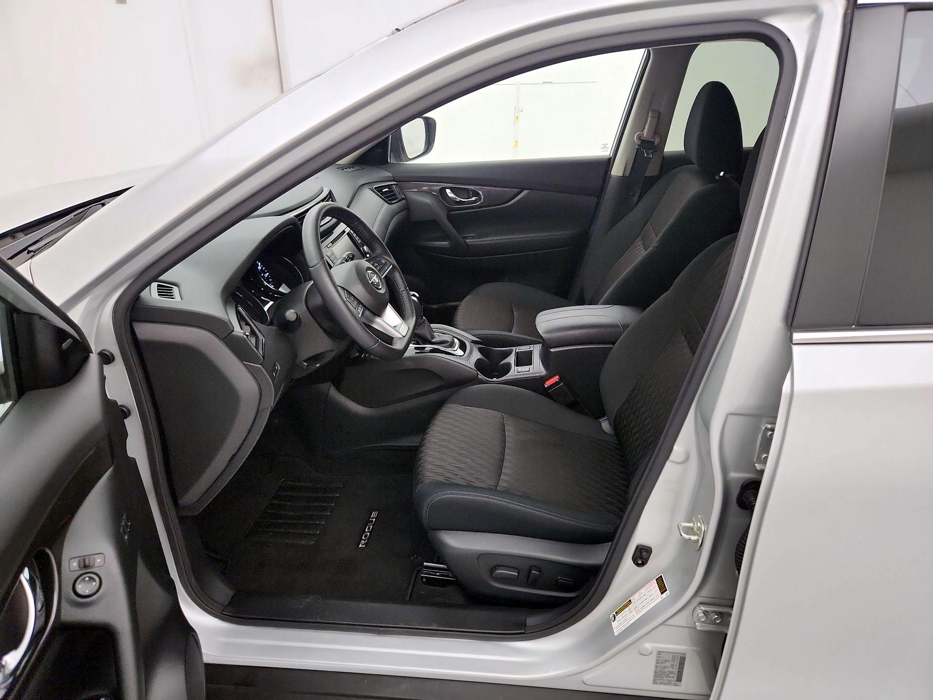 Thumbnail: 2020 Nissan Rogue - 11