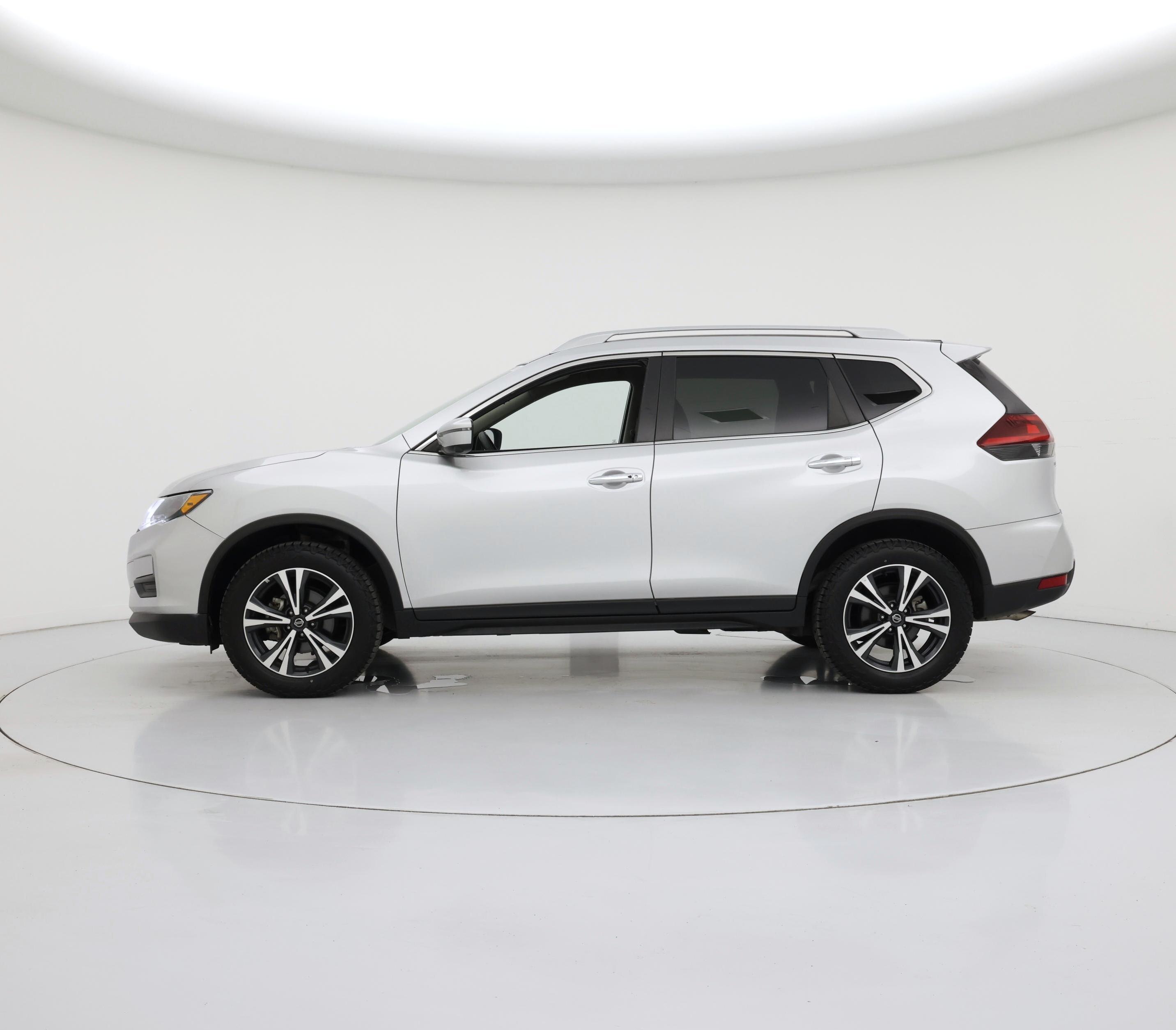 Thumbnail: 2020 Nissan Rogue - 3