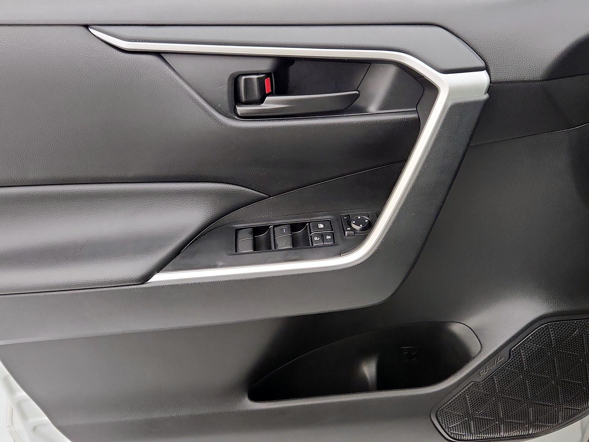 Thumbnail: 2024 Toyota RAV4 - 12