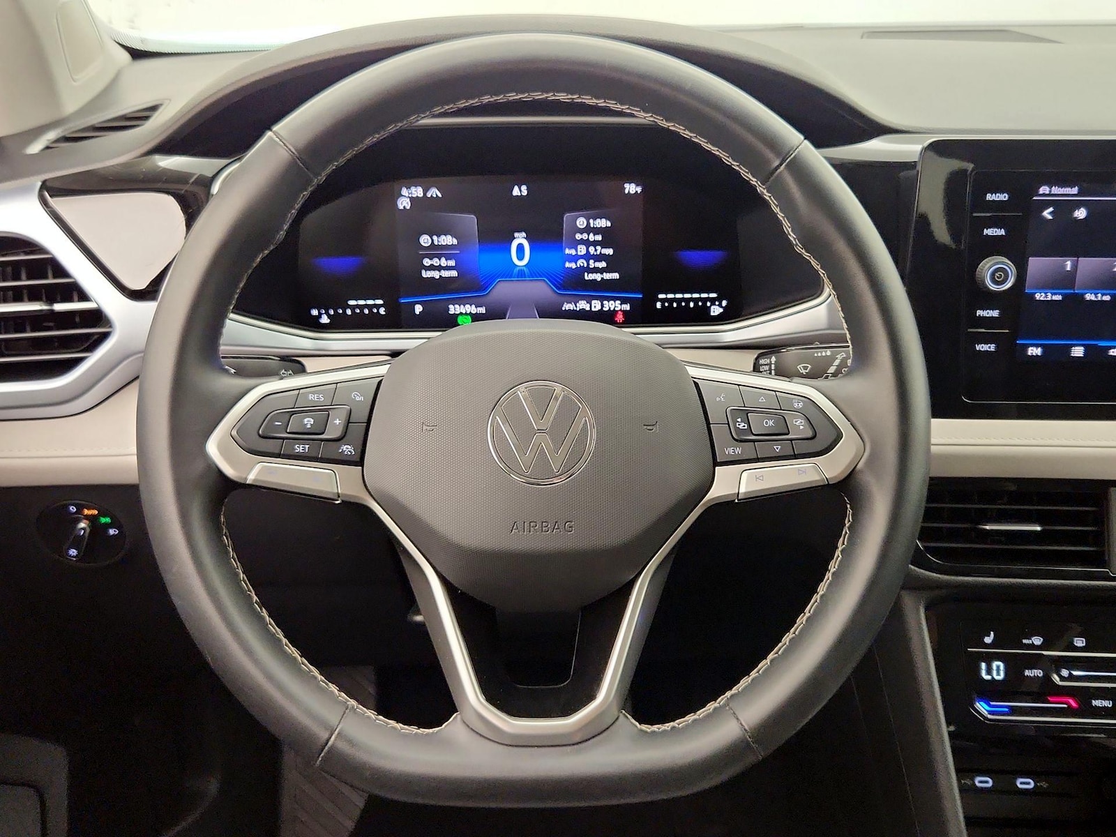 2025 Volkswagen Taos SE - Photo 11