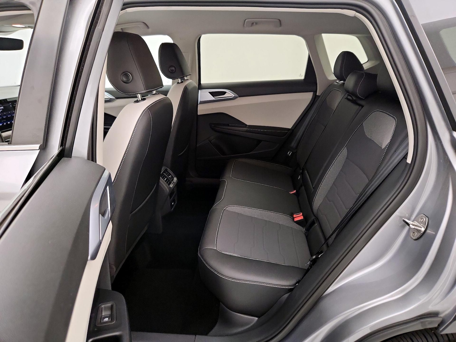 2025 Volkswagen Taos SE - Photo 20