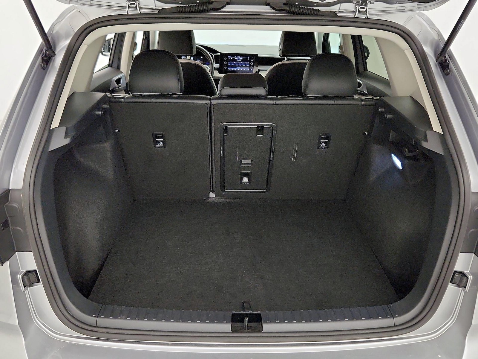 2025 Volkswagen Taos SE - Photo 21