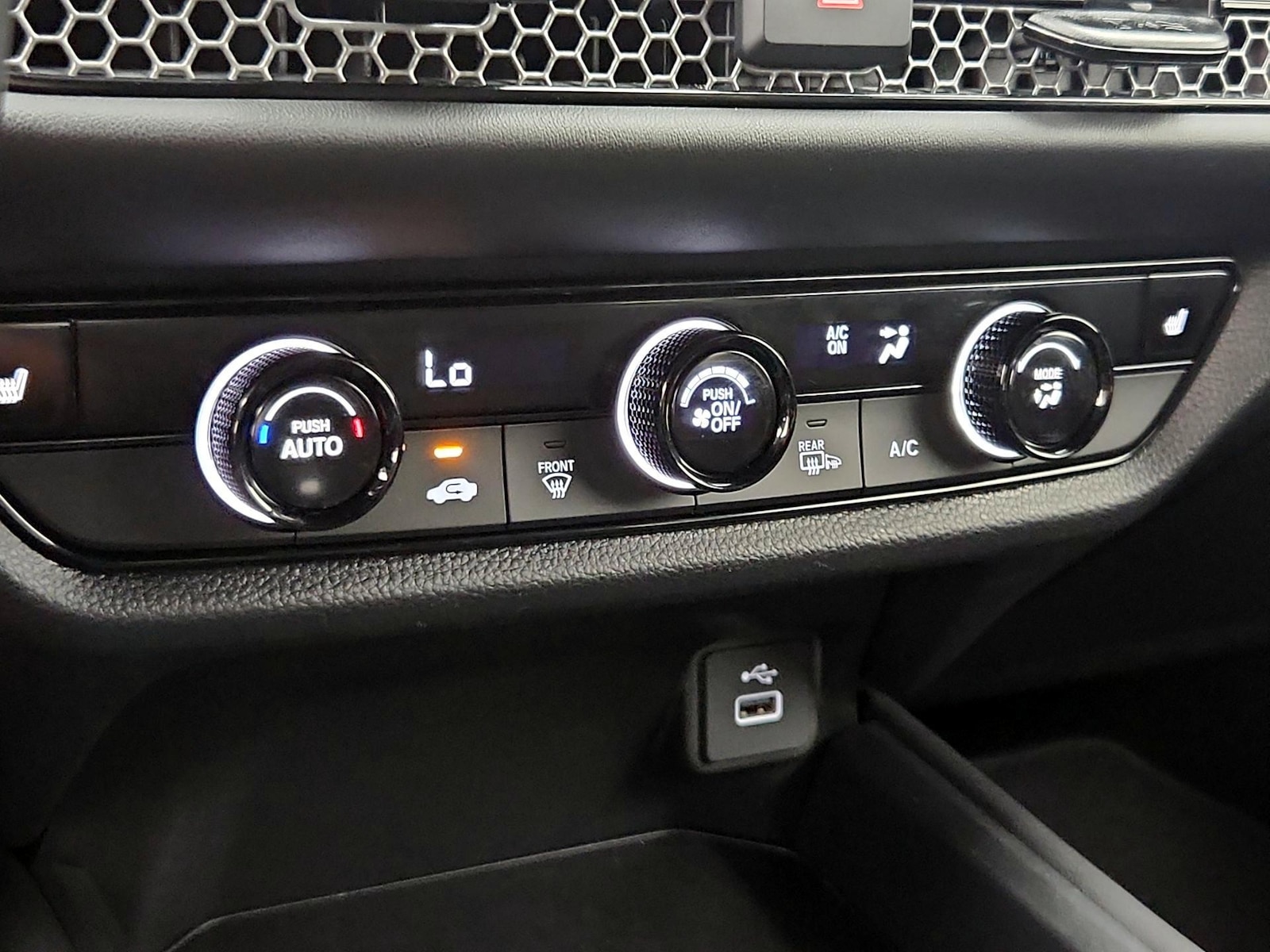 2025 Honda HR-V Sport - Photo 17