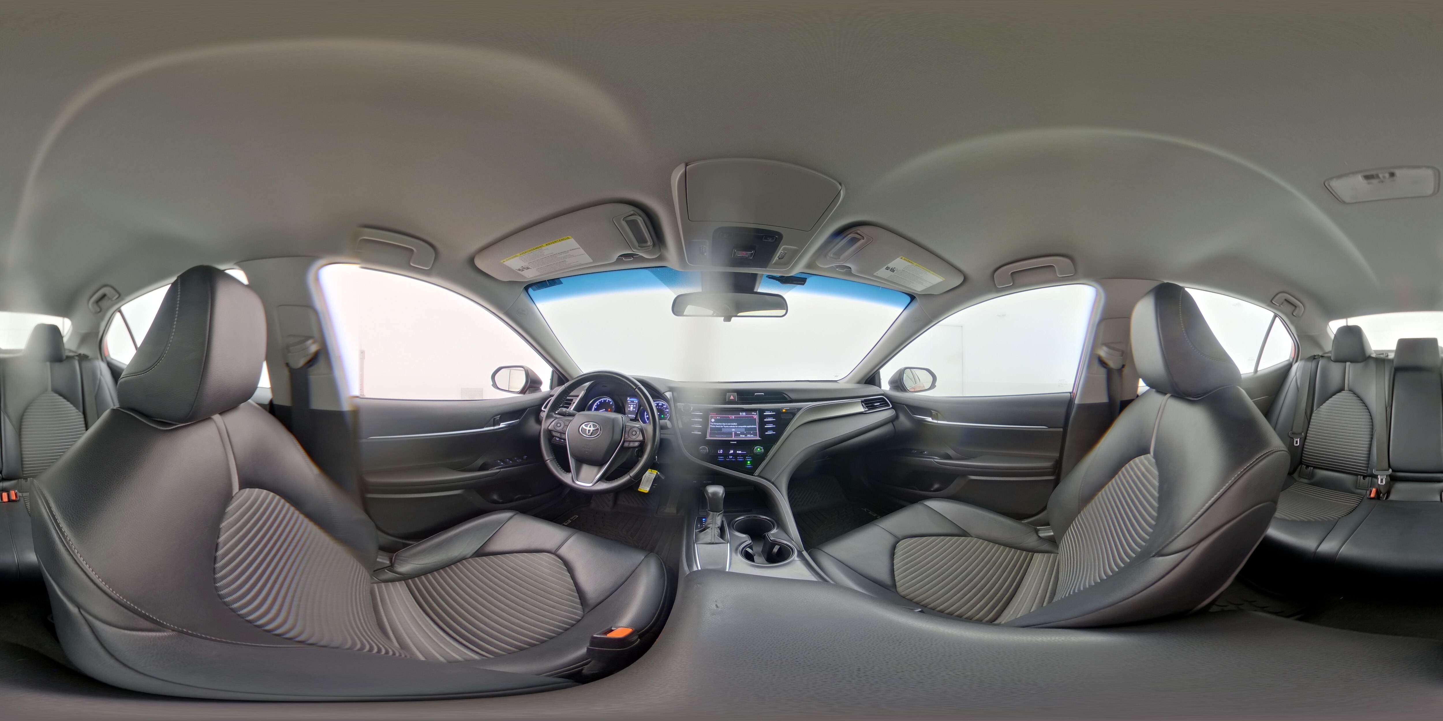 2020 Toyota Camry SE - Photo 24
