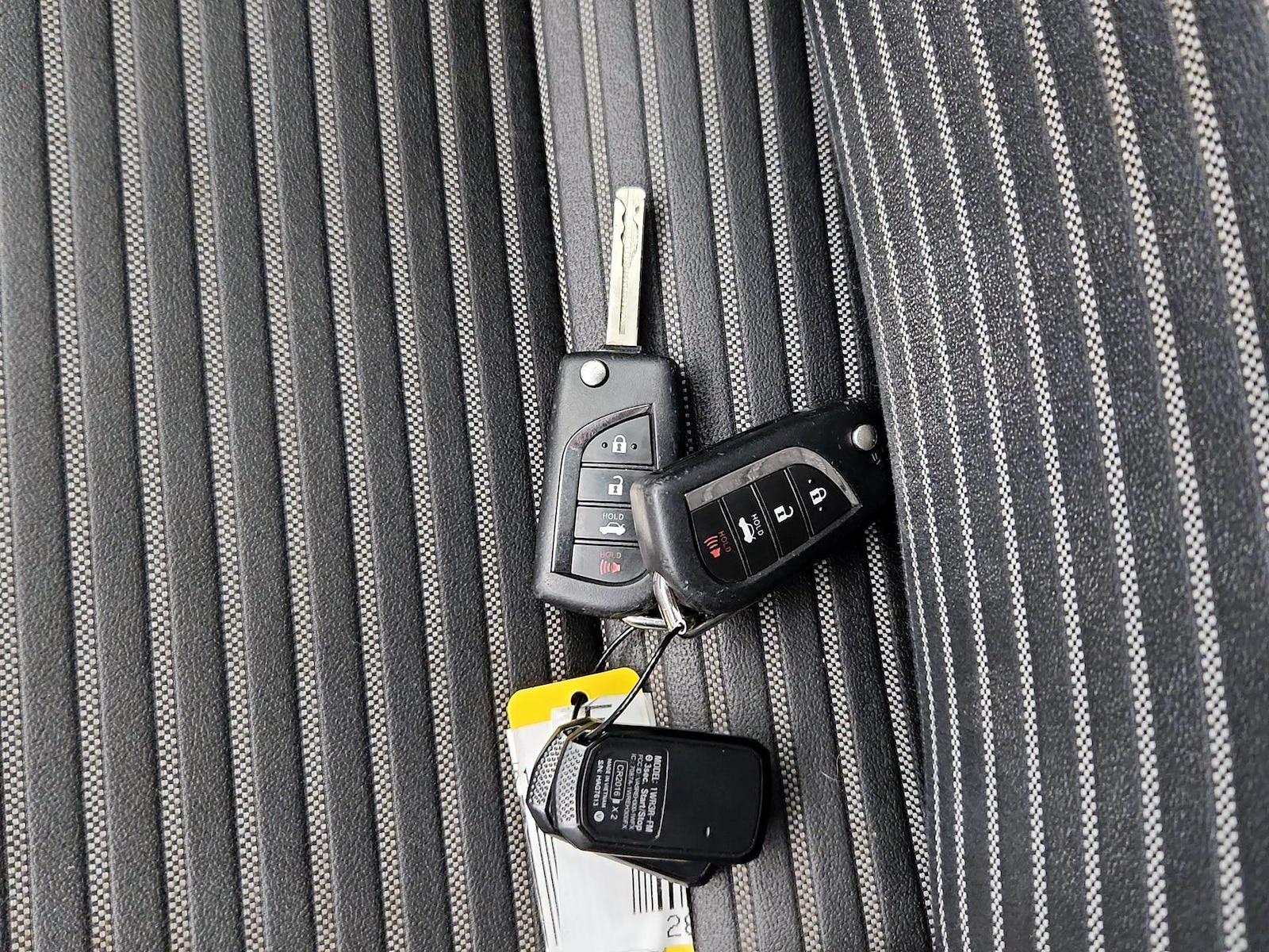 2020 Toyota Camry SE - Photo 23