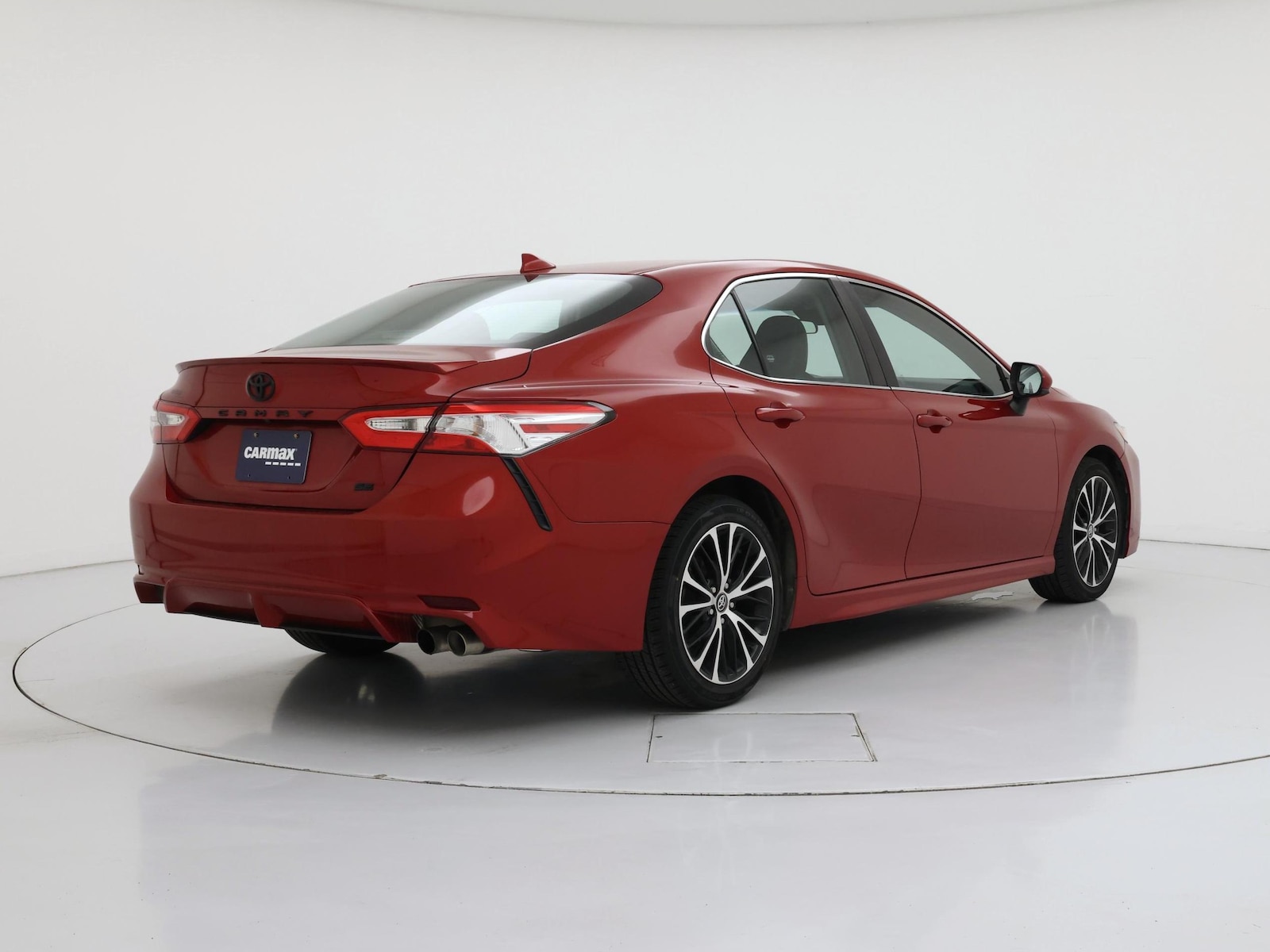 2020 Toyota Camry SE - Photo 9