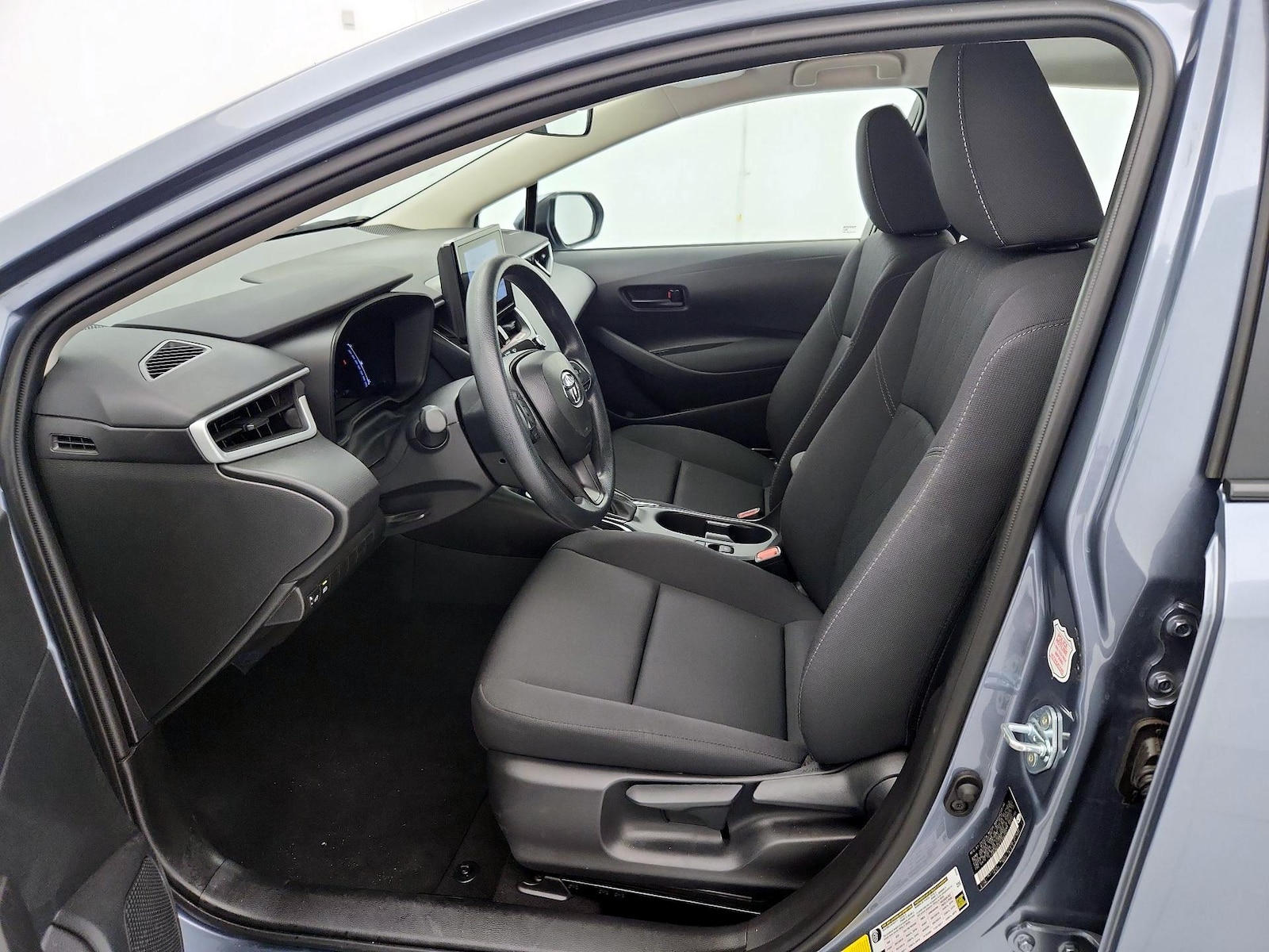 2026 Toyota Corolla LE - Photo 12