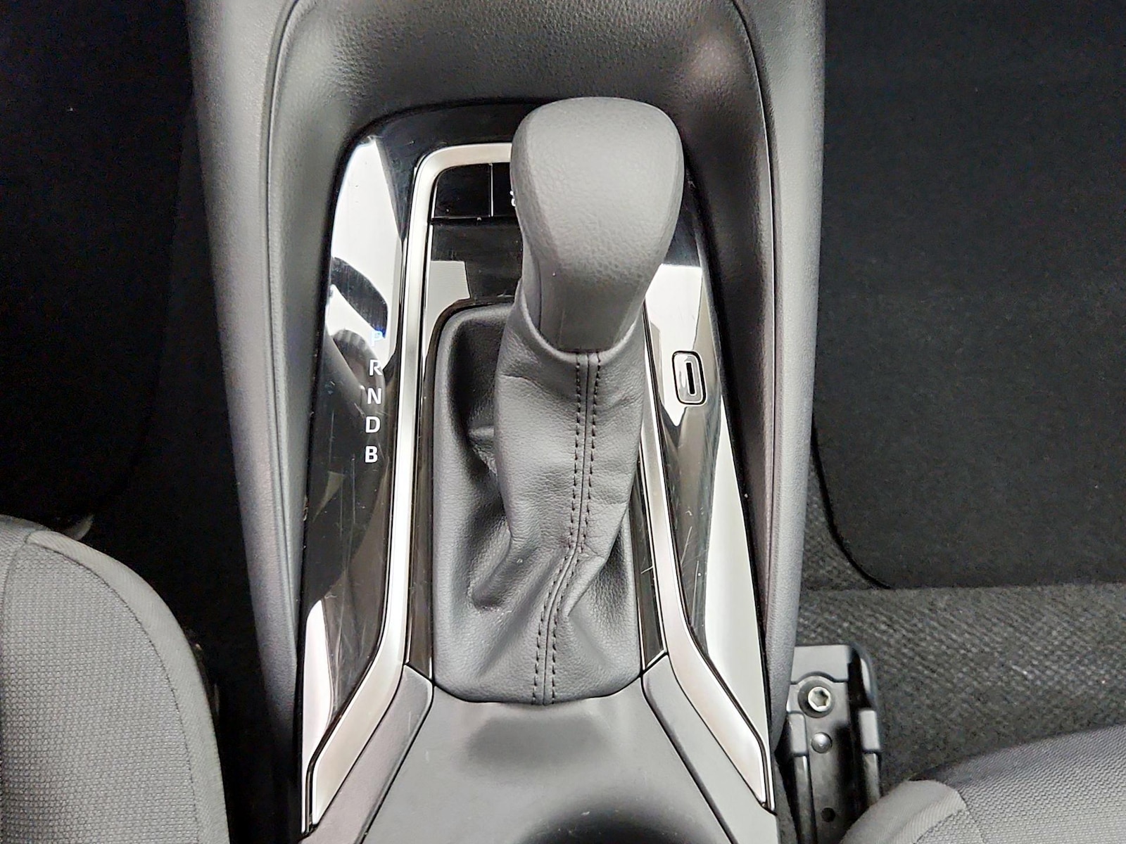 2026 Toyota Corolla LE - Photo 18
