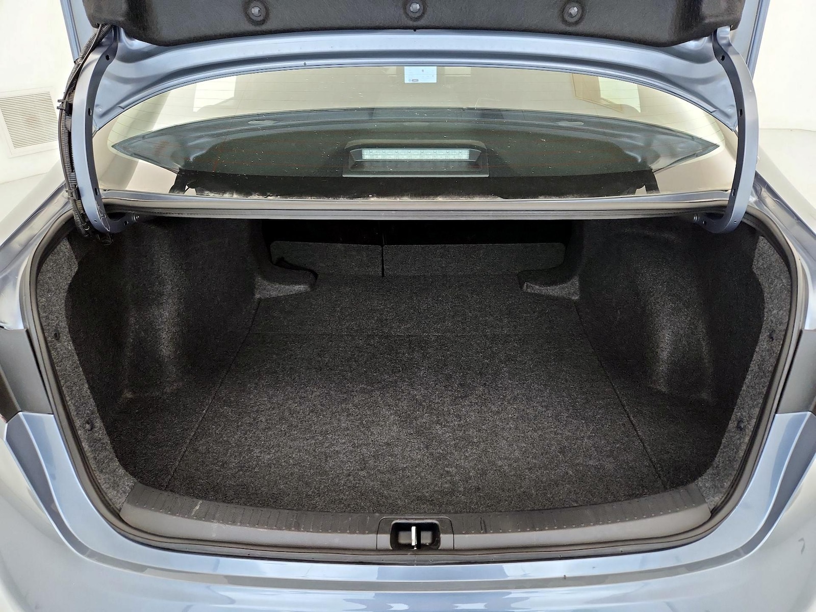 2026 Toyota Corolla LE - Photo 21